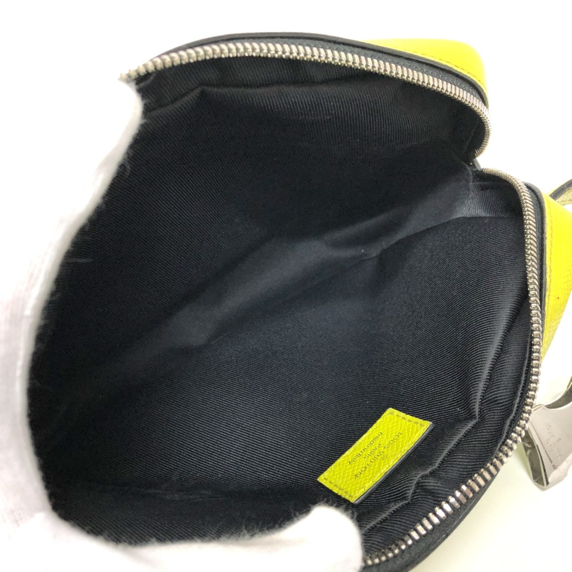 Louis Vuitton M30239 Taigalama Messenger bag body bag yellow Black/SilverHardware