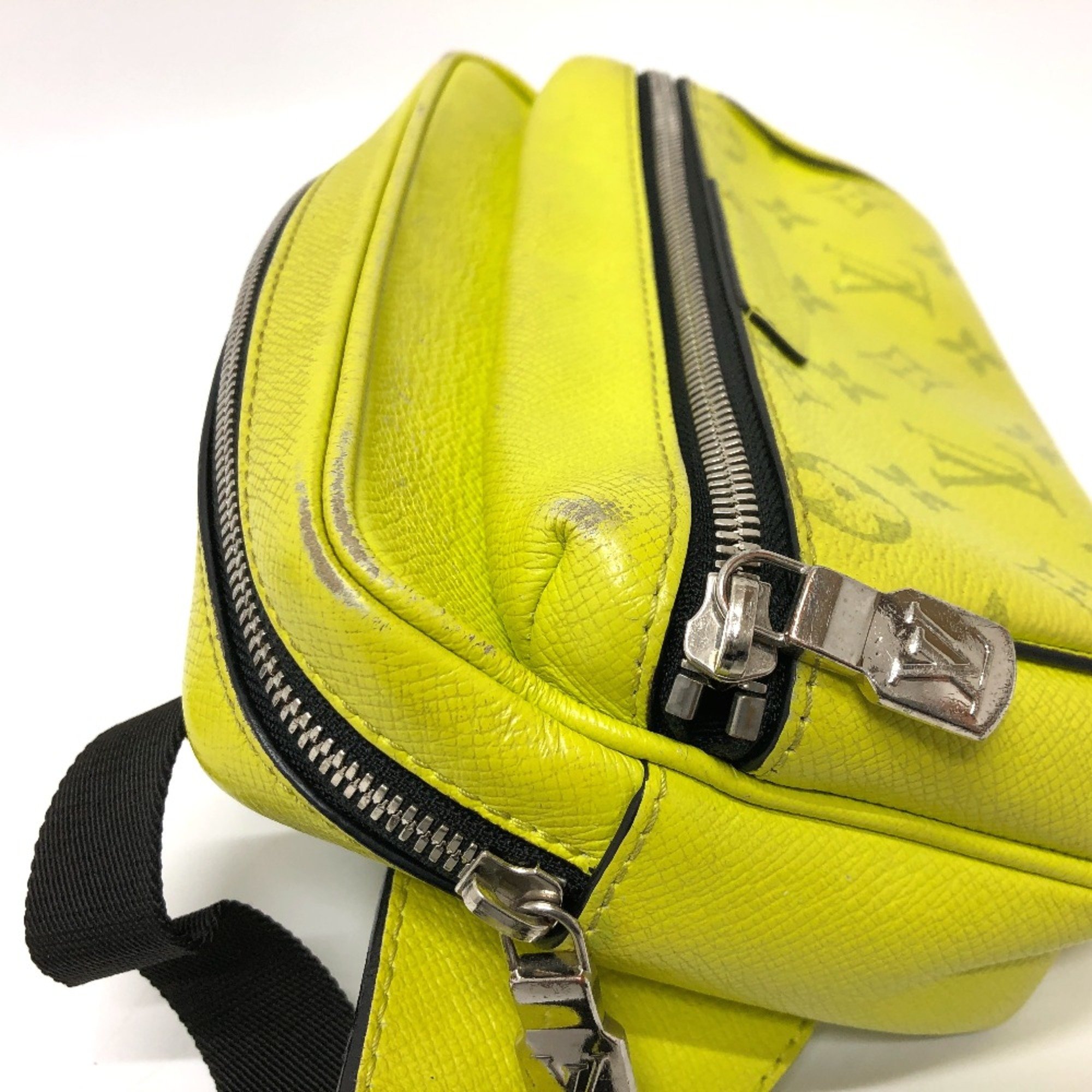 Louis Vuitton M30239 Taigalama Messenger bag body bag yellow Black/SilverHardware