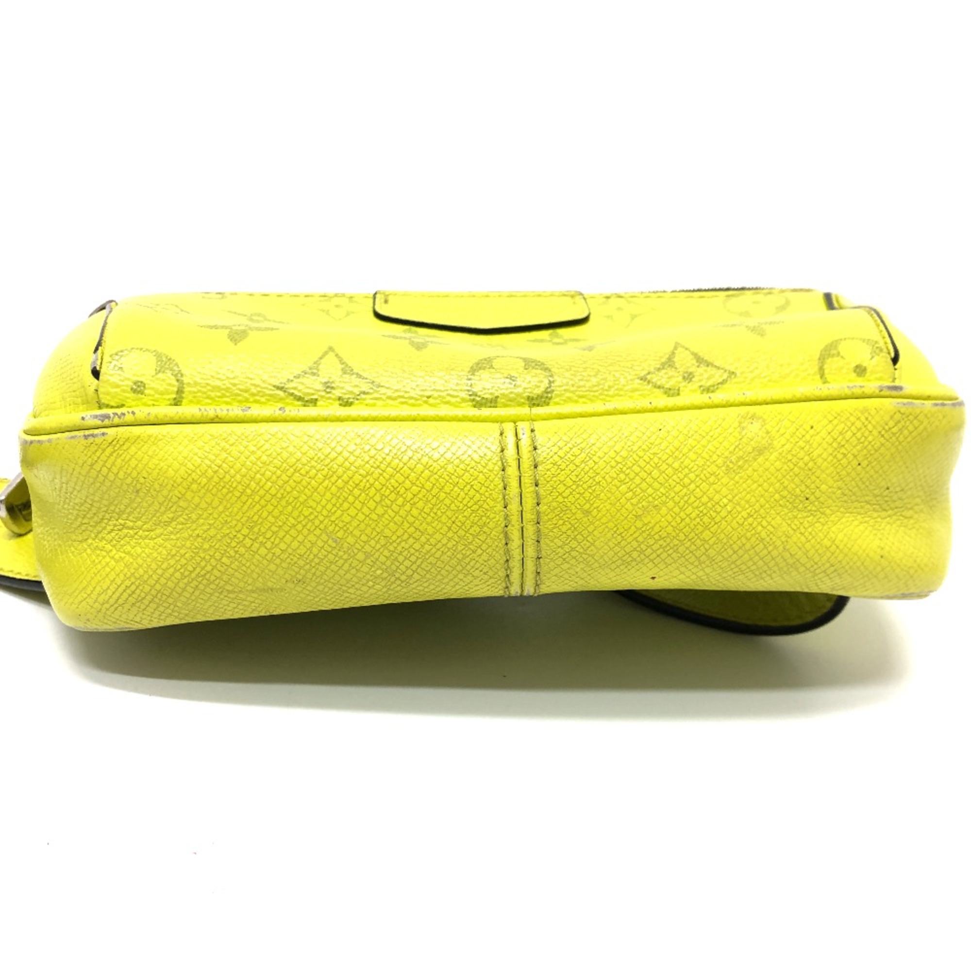 Louis Vuitton M30239 Taigalama Messenger bag body bag yellow Black/SilverHardware