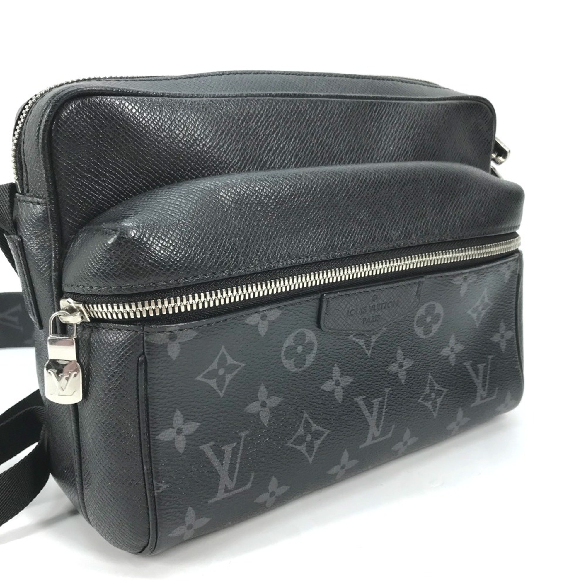 Louis Vuitton M30233 Taigalama Shoulder Bag Crossbody Shoulder Bag Noir Black