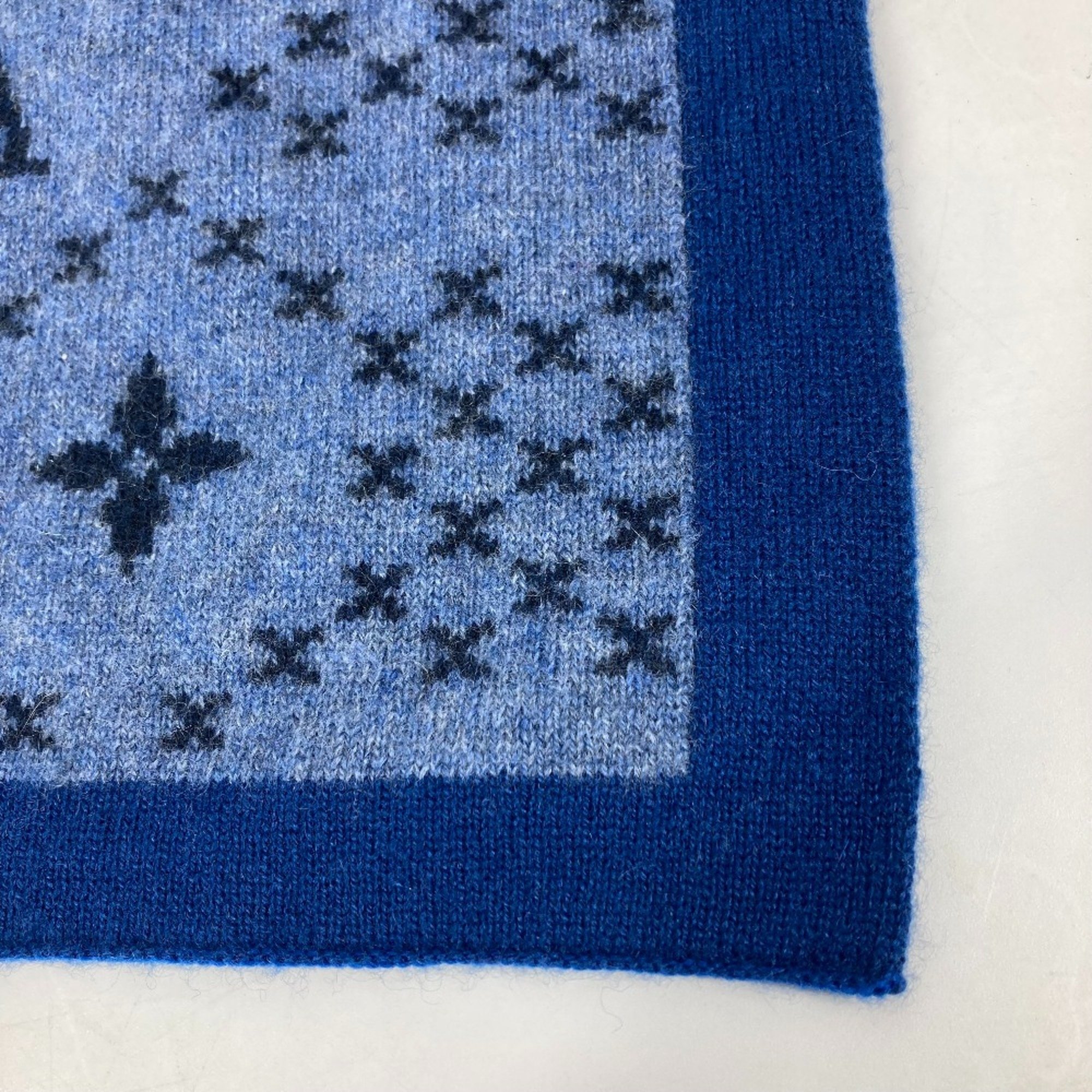 Louis Vuitton M76262 Scarf blue