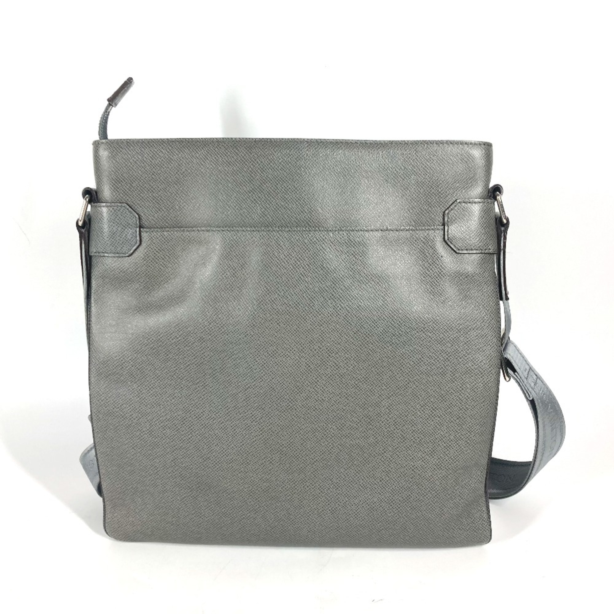 Louis Vuitton M32630 Taiga Bag Crossbody Pochette Shoulder Bag gray