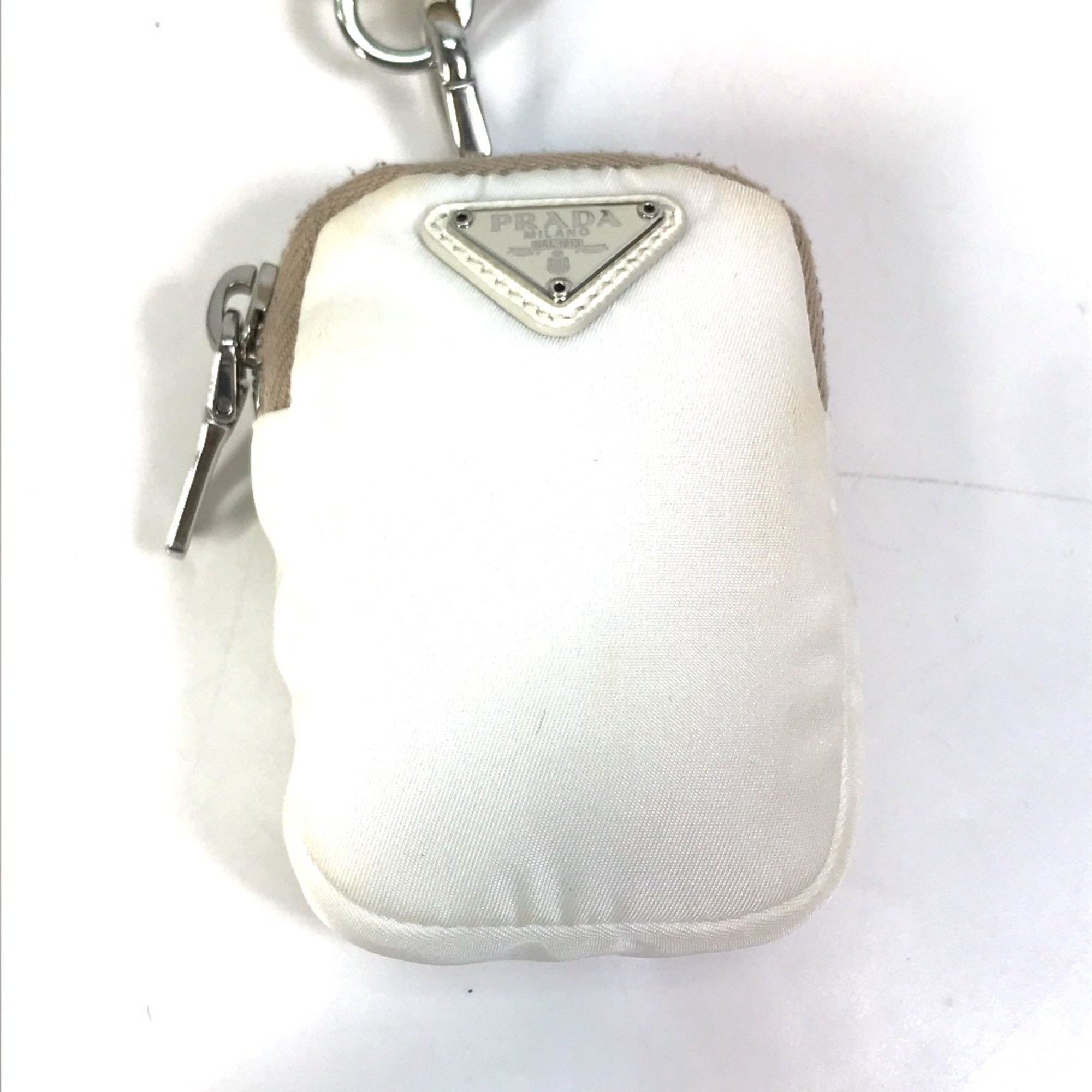 PRADA 1BH204 triangle logo triangle logo plate Chain with crossbody pouch Shoulder Bag White Beige