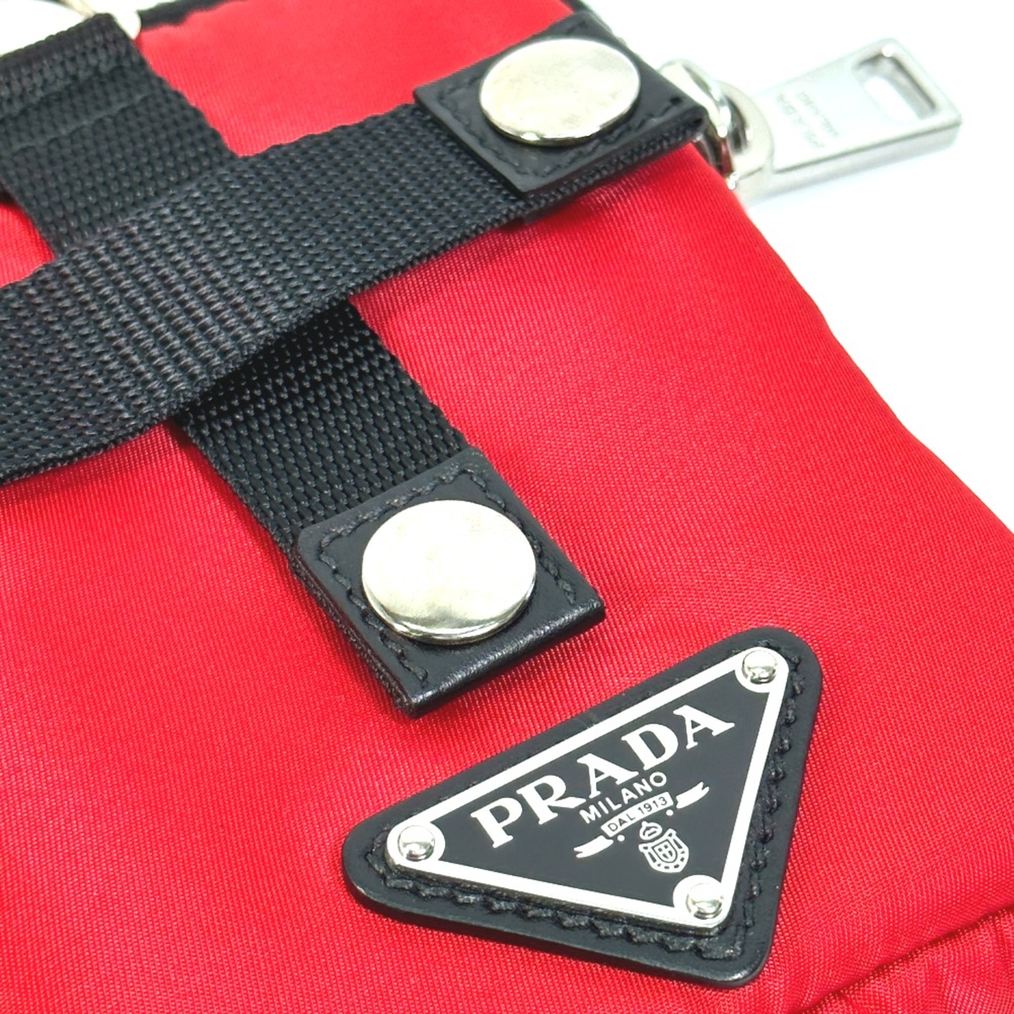 PRADA 2NA026 triangle logo triangle logo plate Bicolor Pouch Red Black