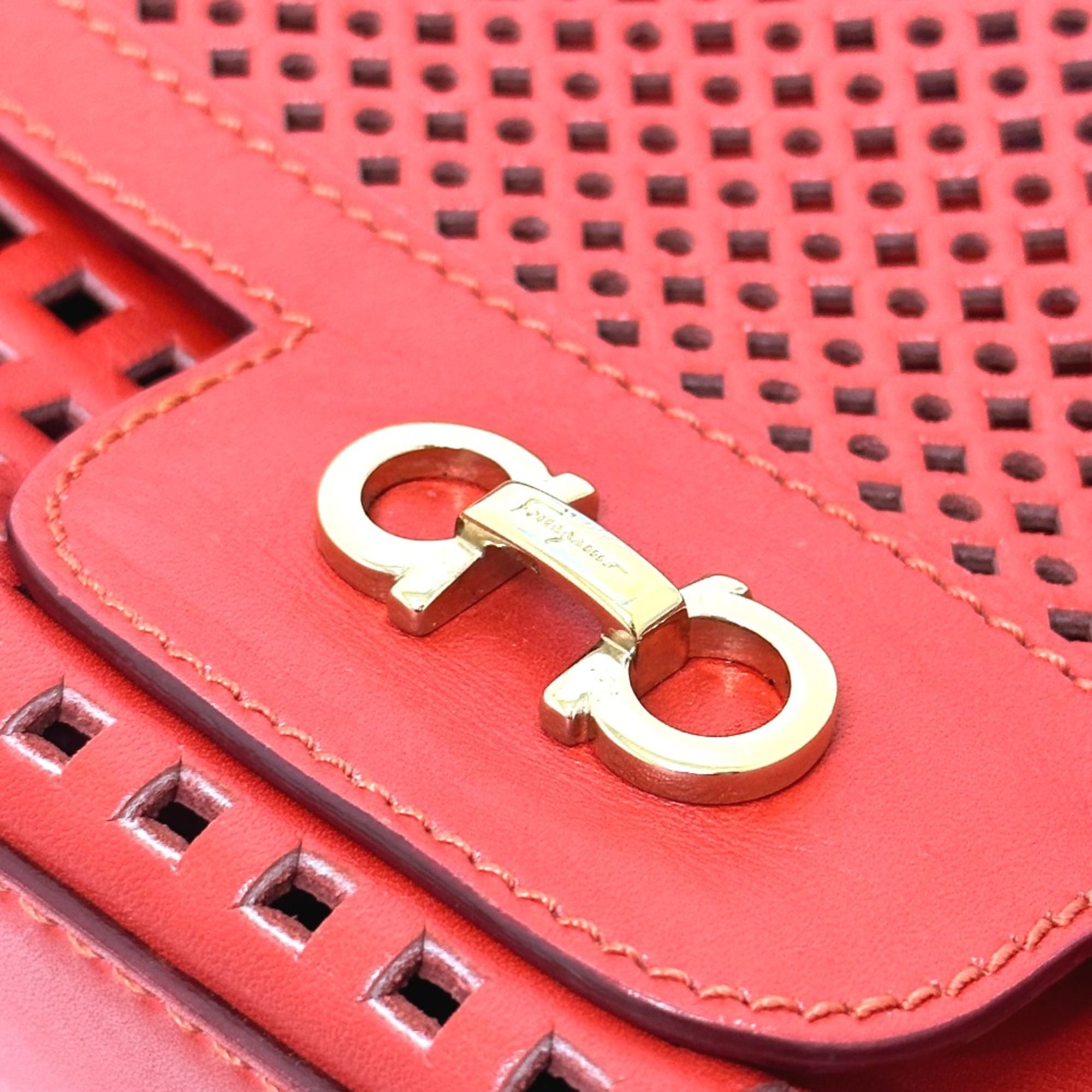 Salvatore Ferragamo Gancini Bag Chain Shoulder Bag Red