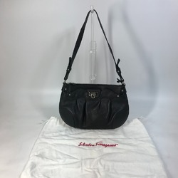 Salvatore Ferragamo Gancini Shoulder Shoulder Bag Black