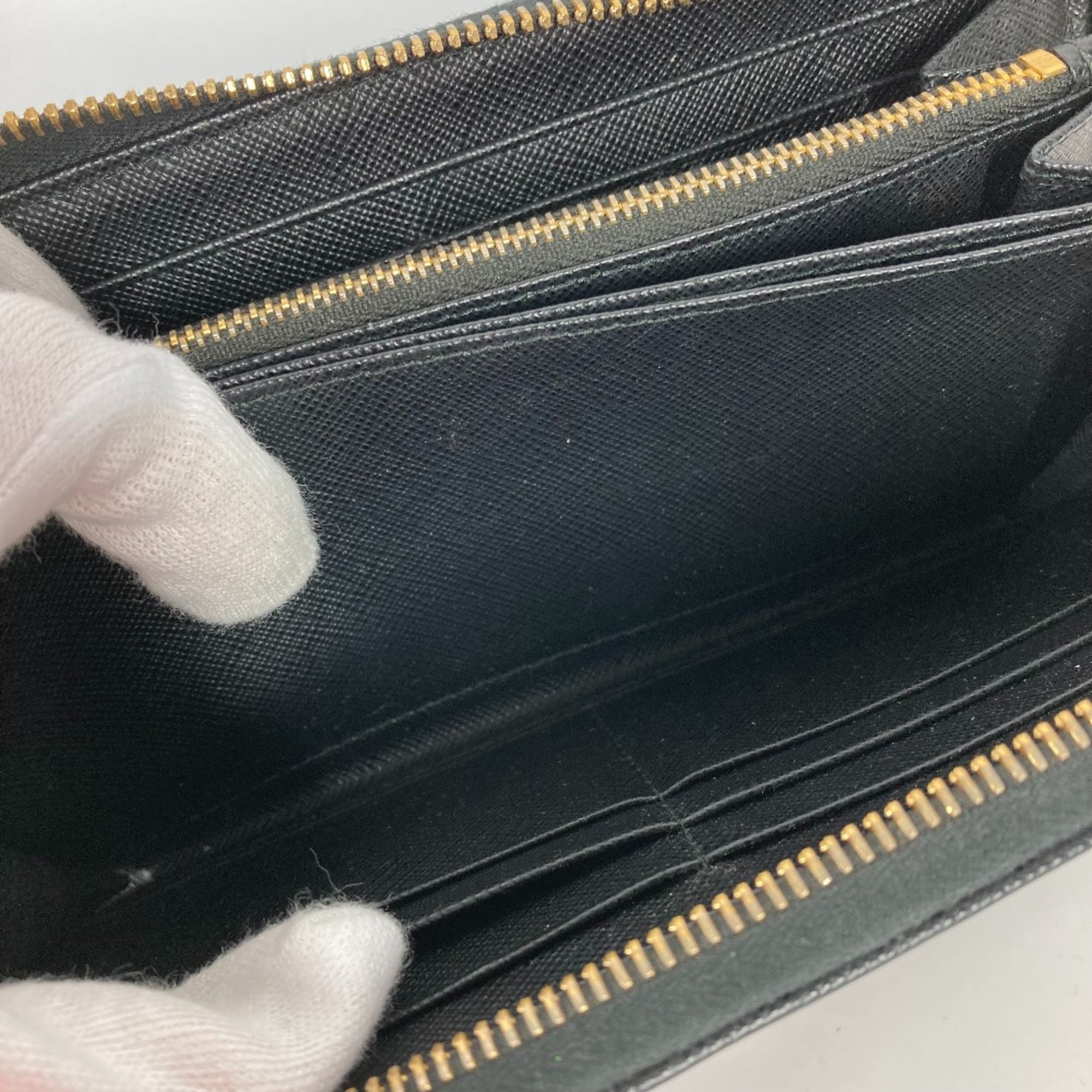 PRADA logo Long wallet Long Wallet Black Gold