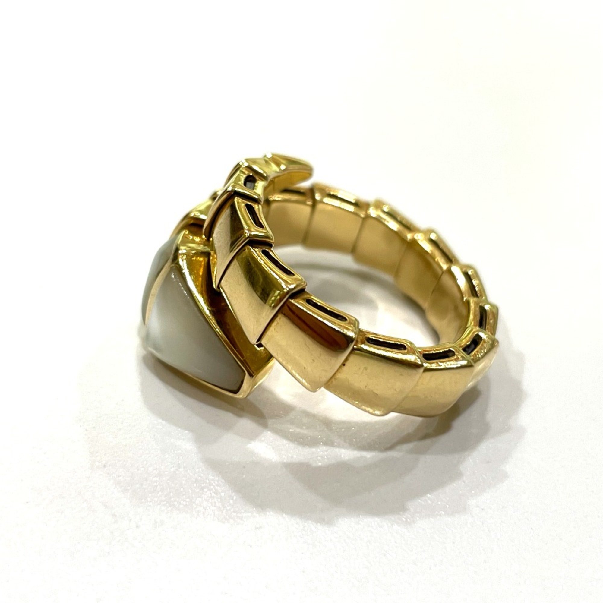 Bulgari Mother of pearl Ring Gold