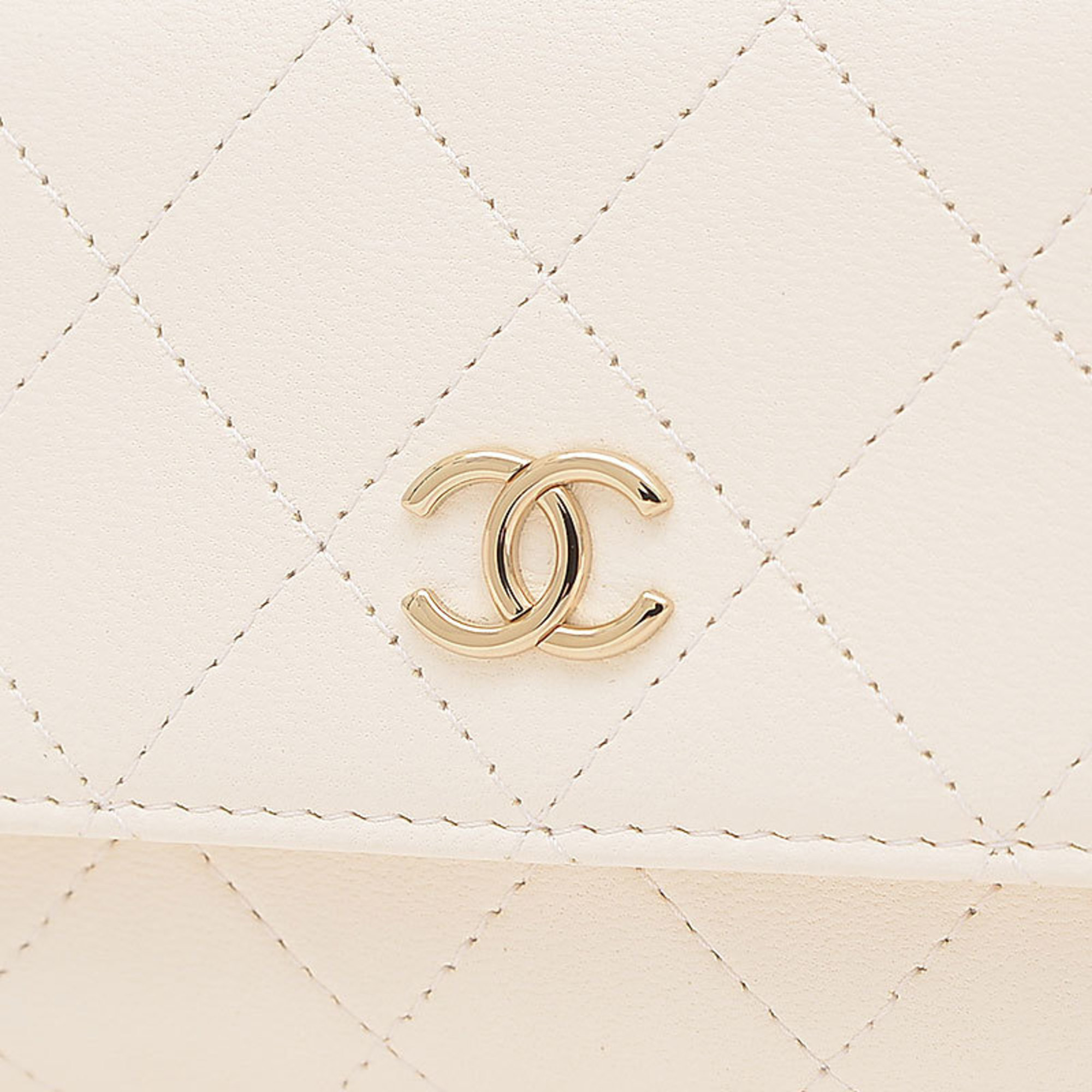 Chanel Matelasse Flap Phone Case Chain Shoulder Bag Leather White AP2839