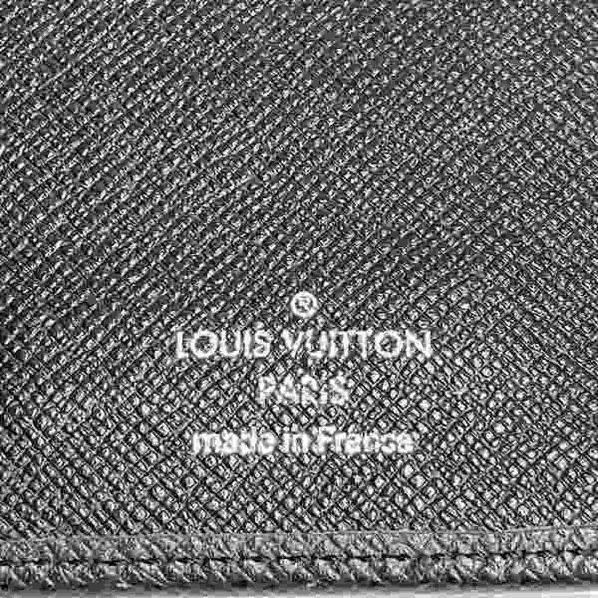 Louis Vuitton Taiga Porte Carte Credit M31008 Bi-fold Wallet for Men and Women