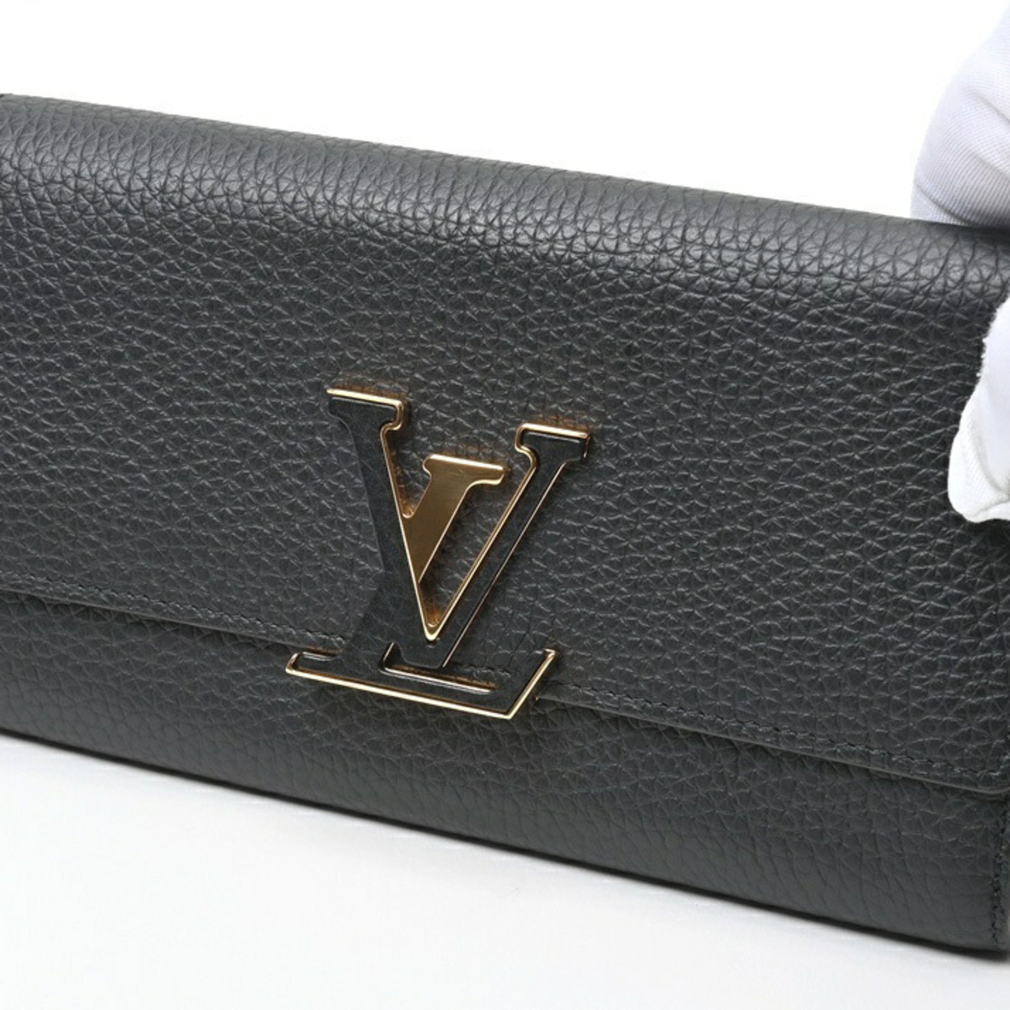 Louis Vuitton LOUIS VUITTON Portefeuille Capucines M61248 Taurillon Leather Black S-156184