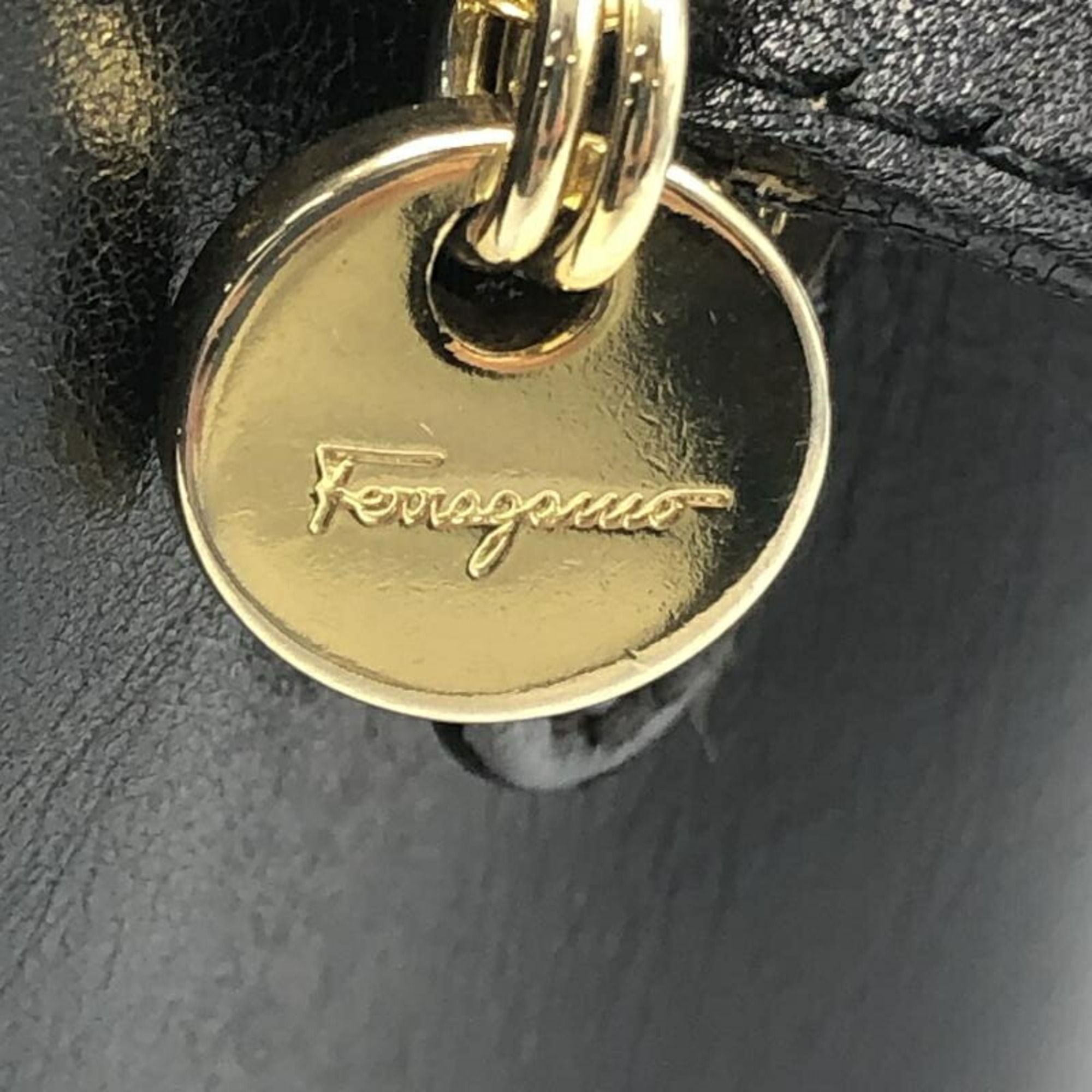 Salvatore Ferragamo Leather Shoulder Bag BA214183 Black