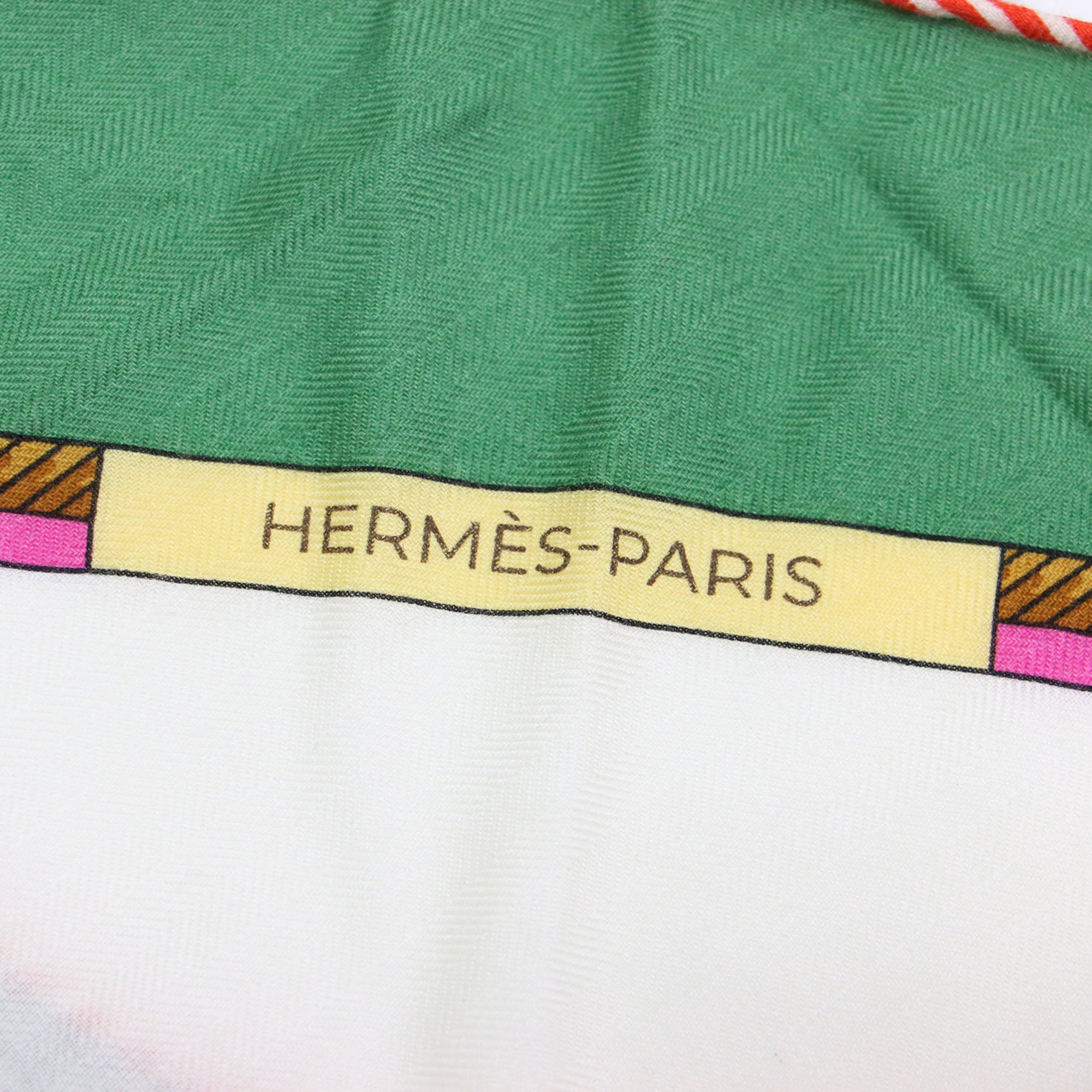 HERMES Hermes Scarf Muffler Triangle Geant Folding Covered Carriage Cashmere Silk Stole