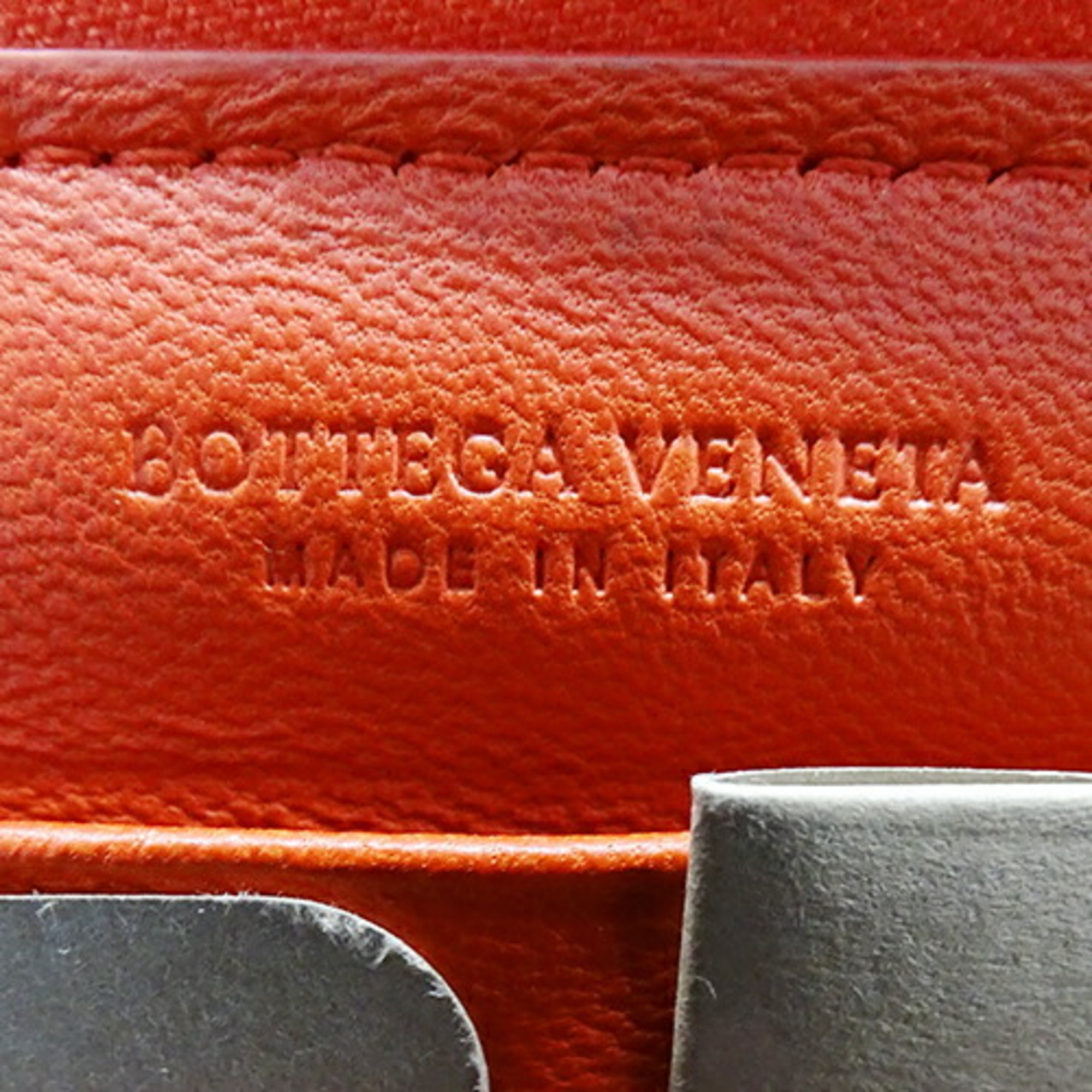 BOTTEGA VENETA Wallet for Women and Men, Intrecciato Long Wallet, Leather, Orange Red, 114076, Crimson, Round