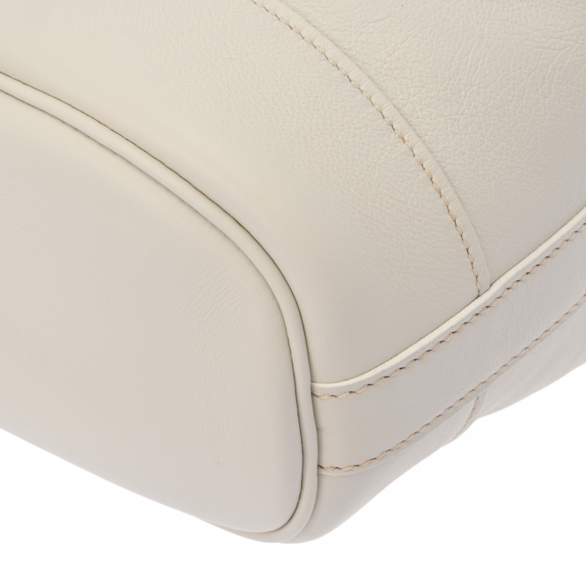 HERMES Hermes Market PM White □L Stamp (around 2008) Women's Swift Leather Shoulder Bag