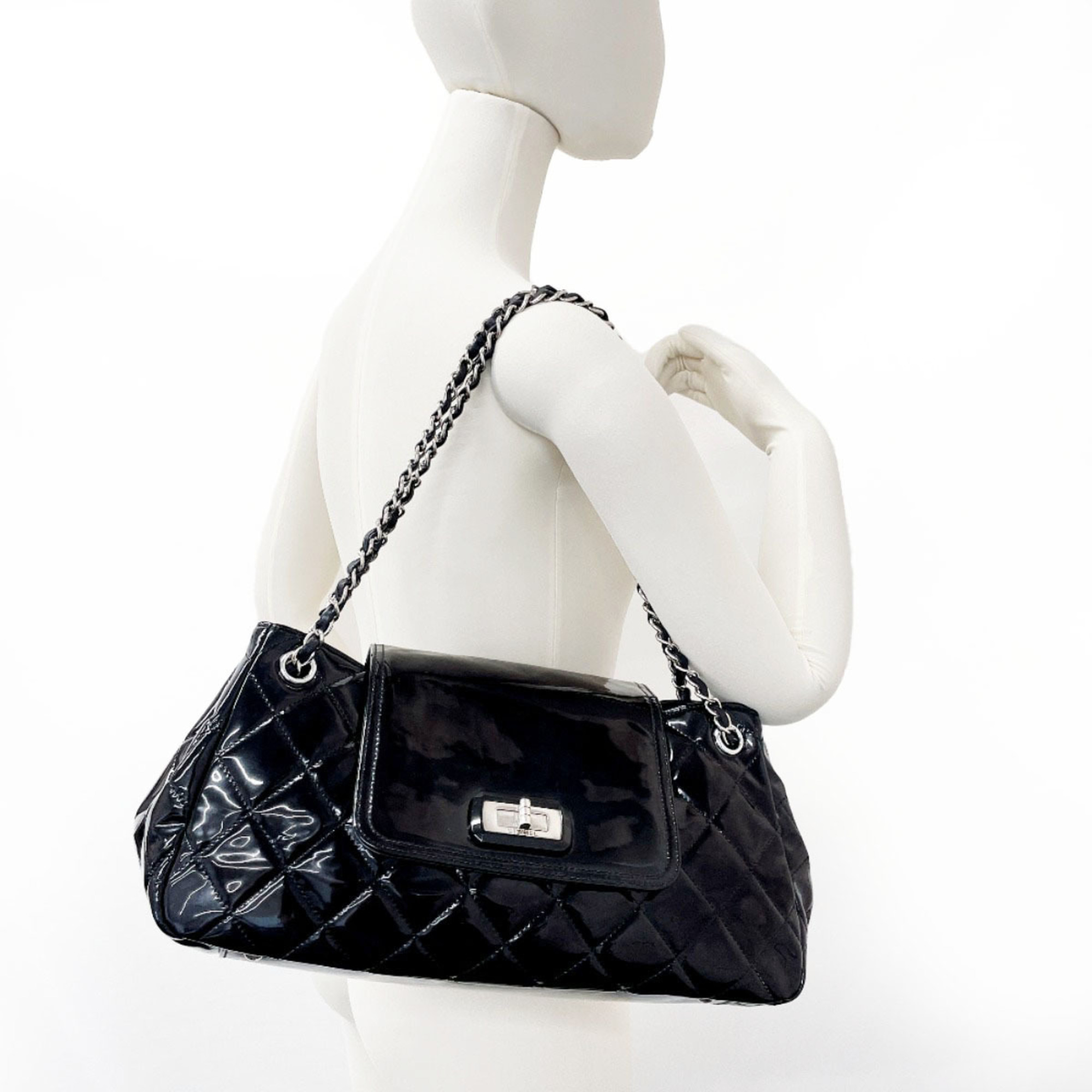 CHANEL Chanel Matelasse Chain Shoulder Bag Patent Leather Black Women's N4075095