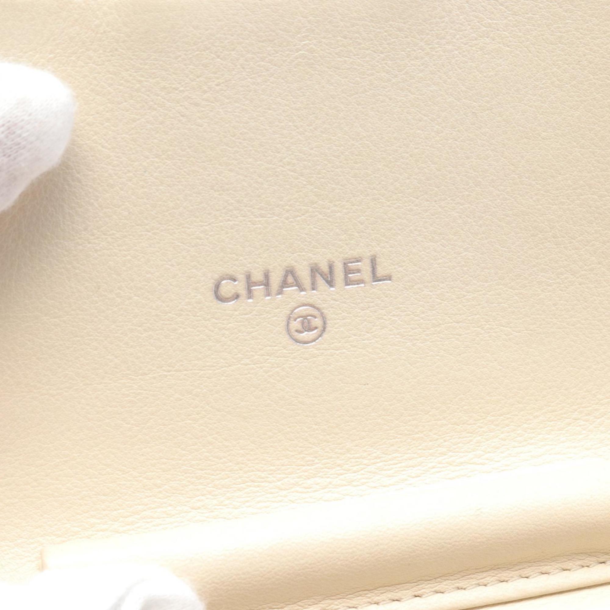 CHANEL Chevron V-stitch shoulder bag, leather, women's, ivory