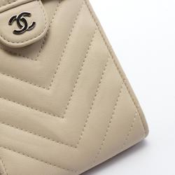 CHANEL Chevron V-stitch shoulder bag, leather, women's, ivory