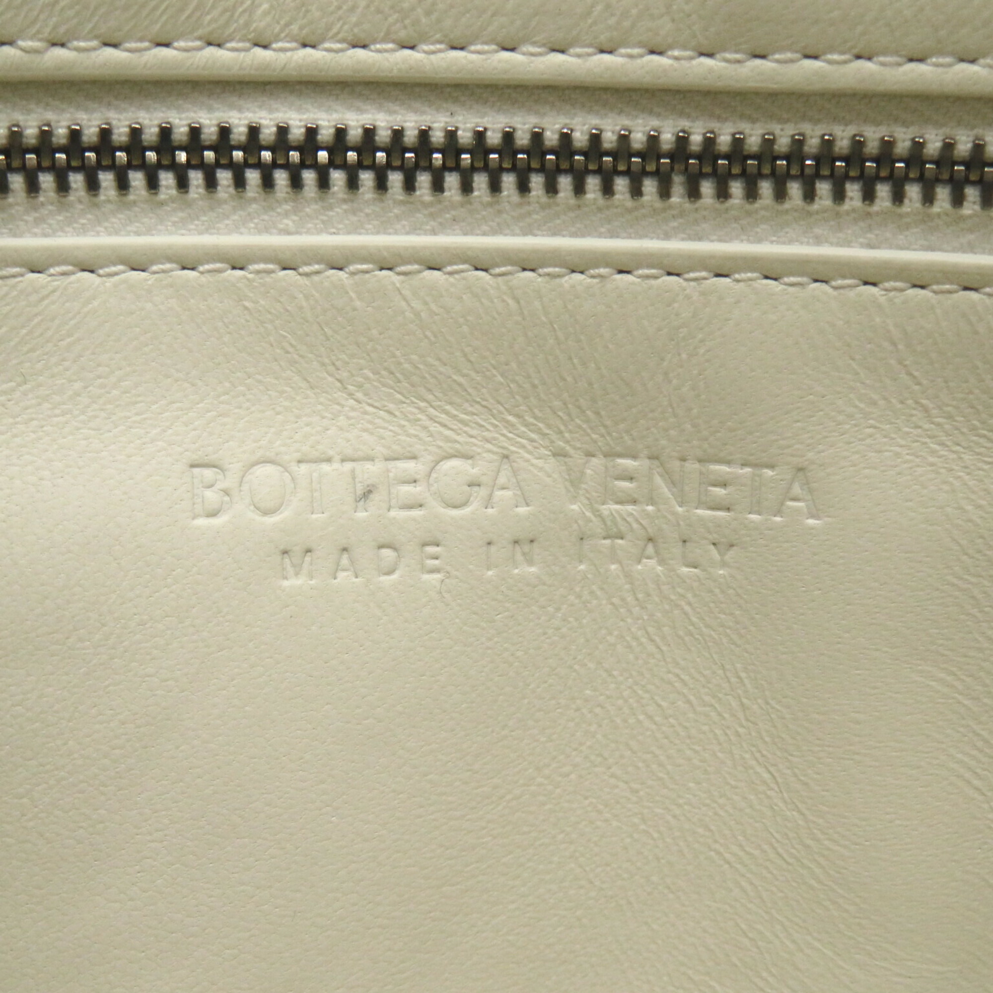 BOTTEGA VENETA Intrecciato Cassette Shoulder Bag, Lambskin (Sheepskin), Women's, White, 578004VMAY19007