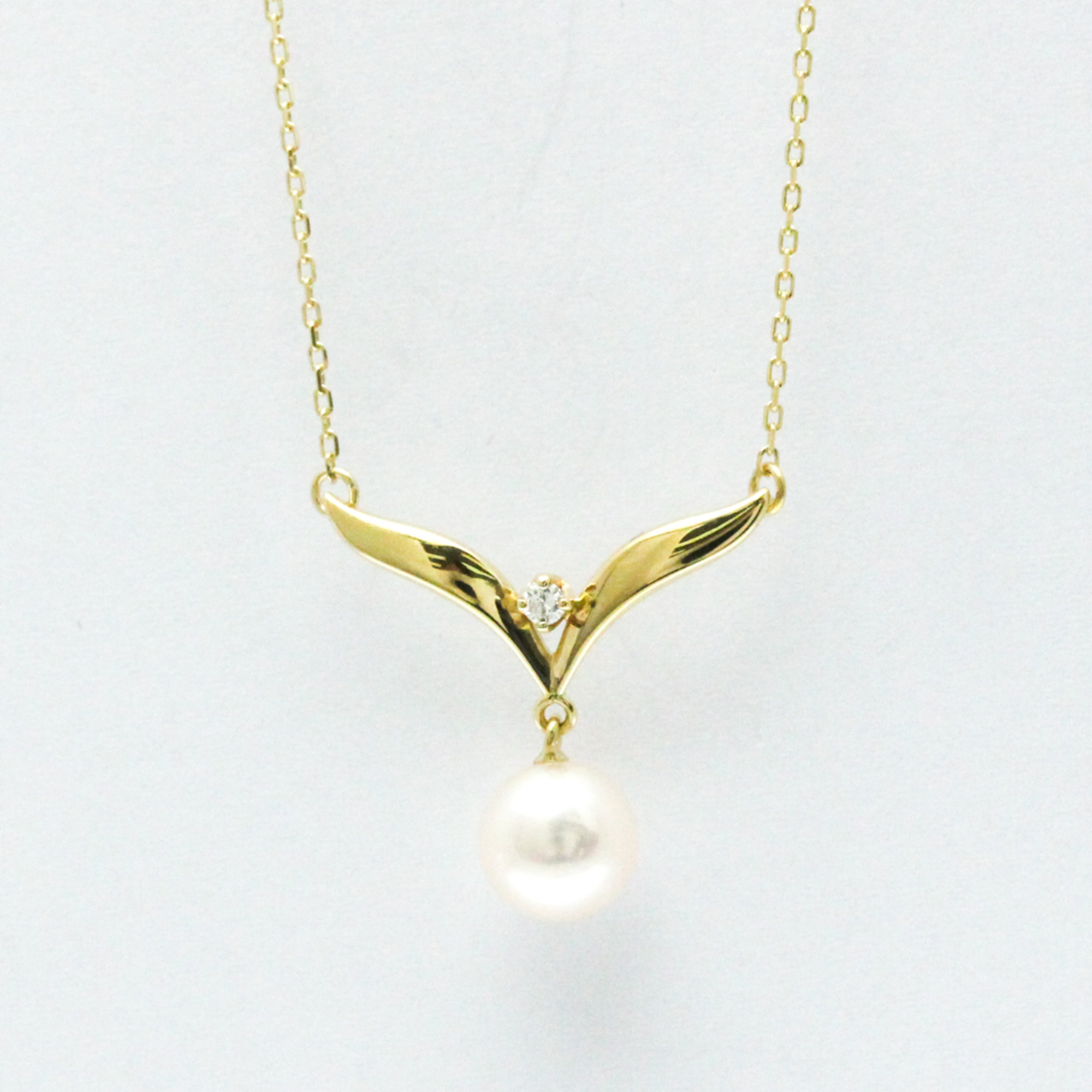 Mikimoto Pearl Diamond Necklace Yellow Gold (18K) Diamond,Pearl Men,Women Fashion Pendant Necklace (Gold)