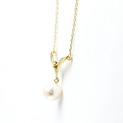 Mikimoto Pearl Diamond Necklace Yellow Gold (18K) Diamond,Pearl Men,Women Fashion Pendant Necklace (Gold)