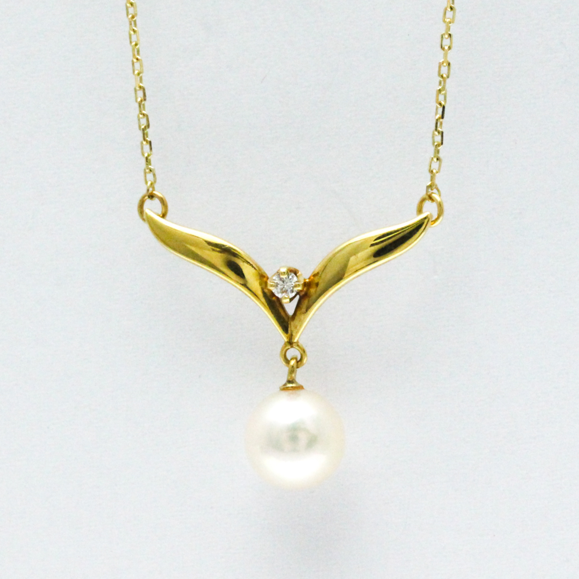 Mikimoto Pearl Diamond Necklace Yellow Gold (18K) Diamond,Pearl Men,Women Fashion Pendant Necklace (Gold)