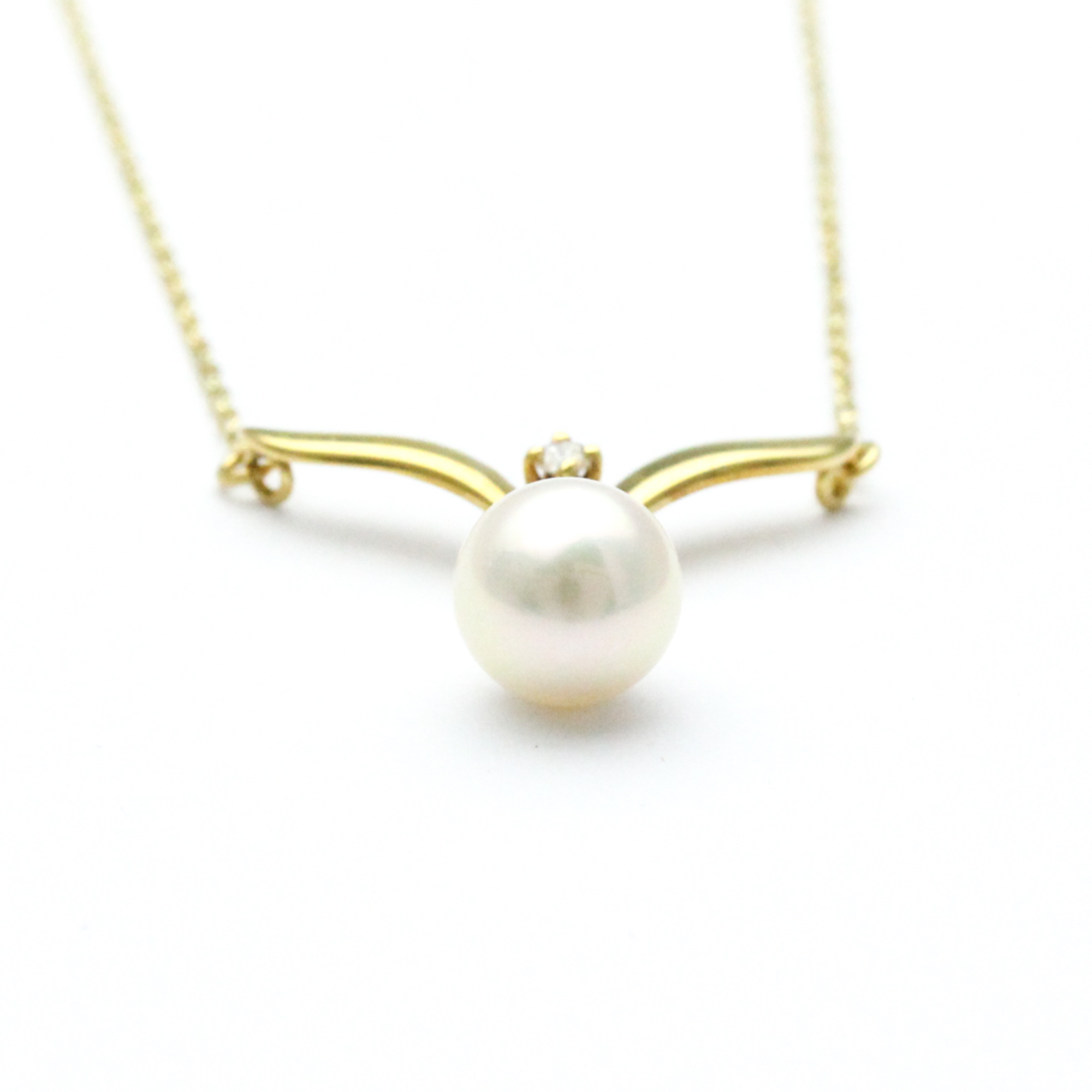 Mikimoto Pearl Diamond Necklace Yellow Gold (18K) Diamond,Pearl Men,Women Fashion Pendant Necklace (Gold)