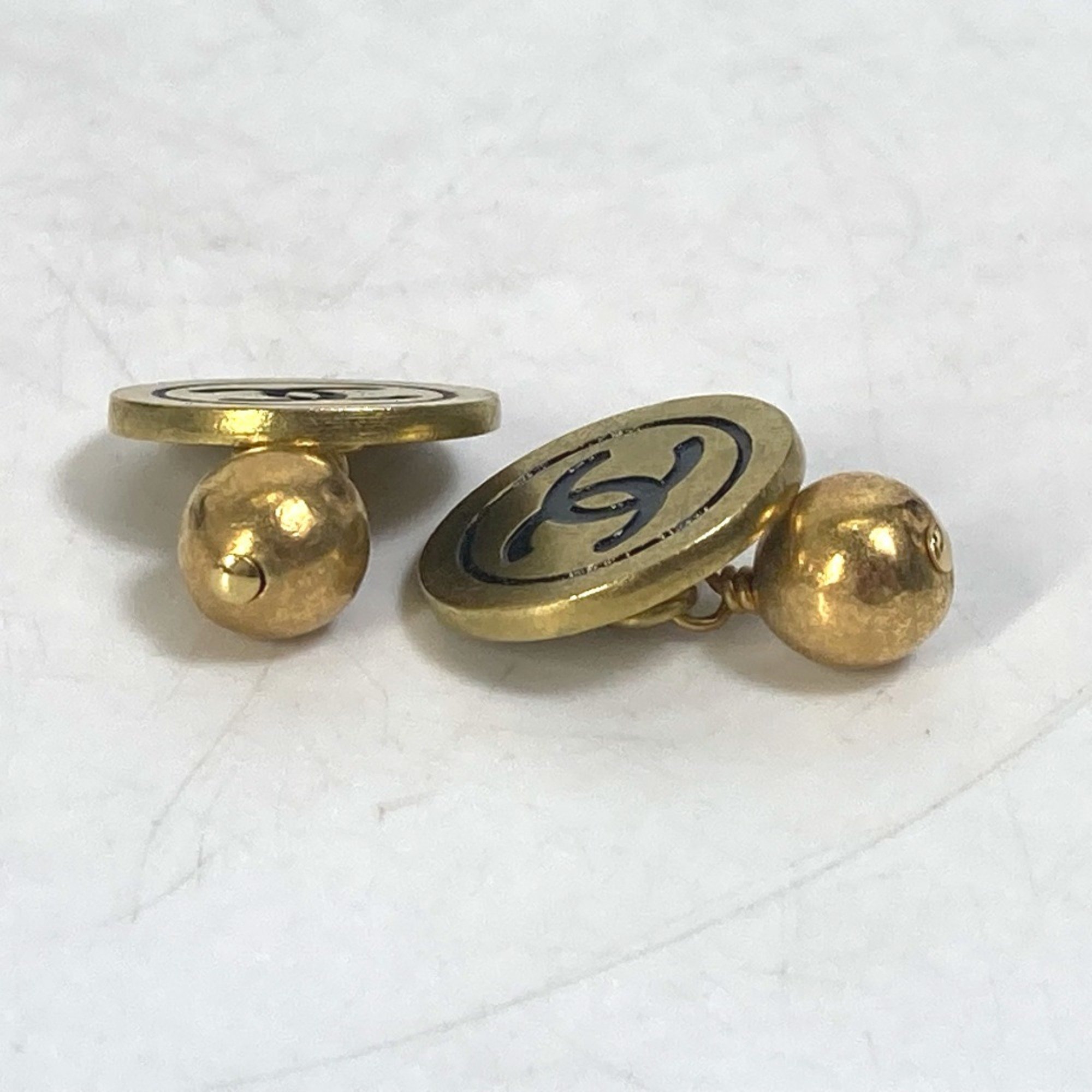 CHANEL 95P CC Coco Mark Bicolor Cufflinks Metal Men's Gold