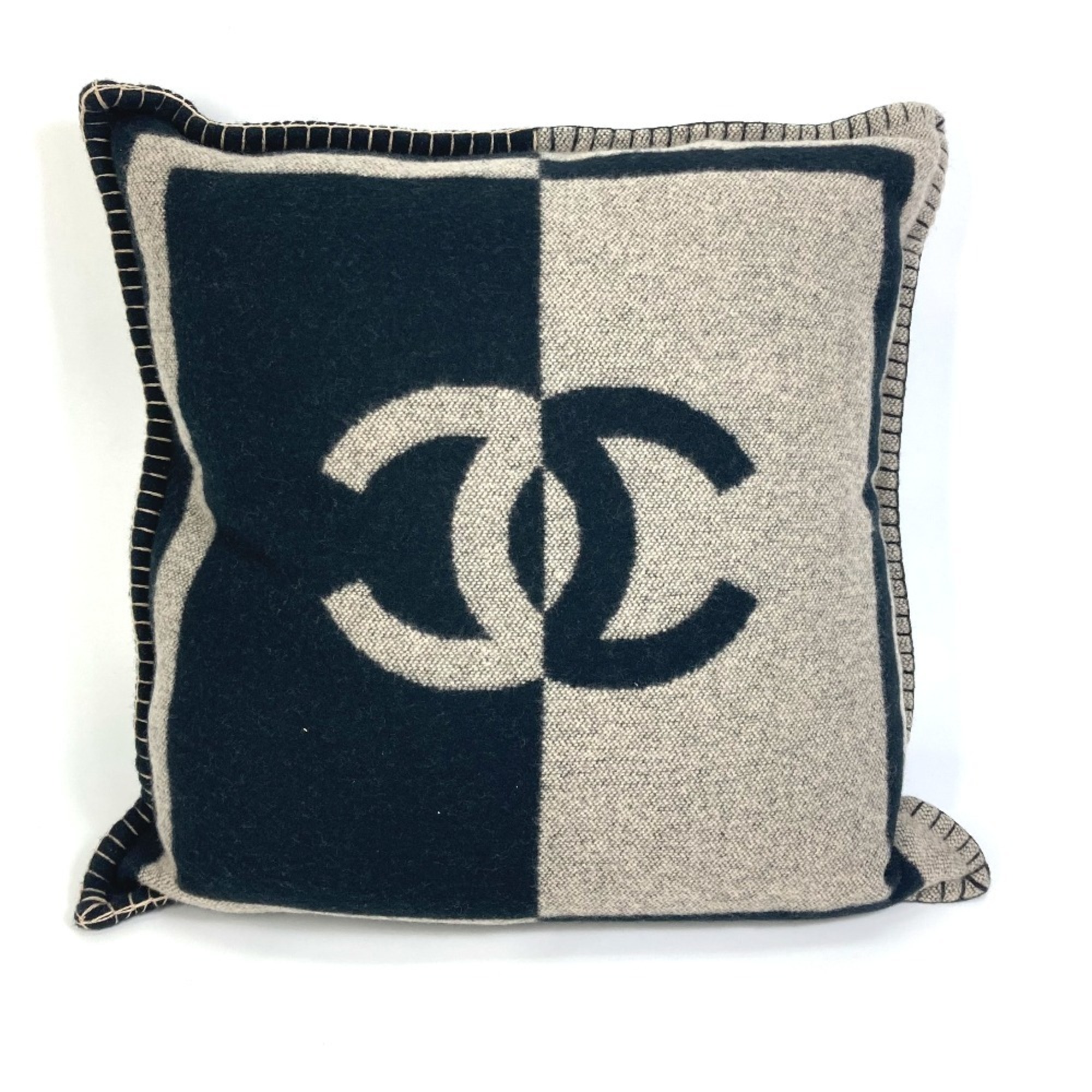 CHANEL AA8505 2022-2023 AW Coco Mark CC Pillow Cushion Wool Cashmere Men's Women's Black x Gray