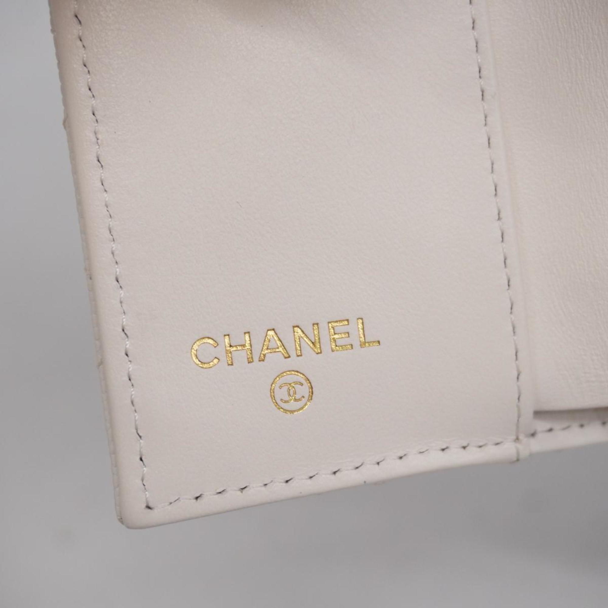 Chanel Tri-fold Wallet Matelasse Caviar Skin White Women's