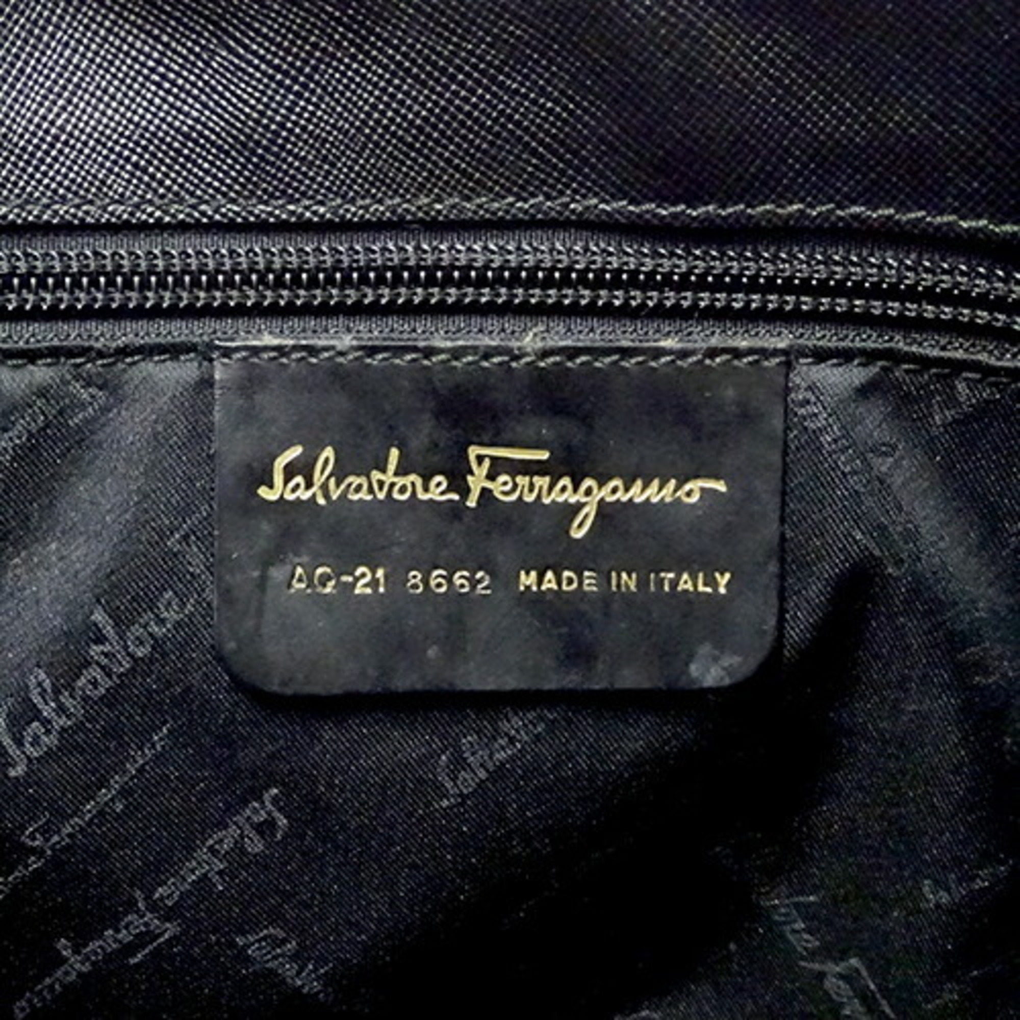 Salvatore Ferragamo Ferragamo Women's Shoulder Bag Gancini Leather Black