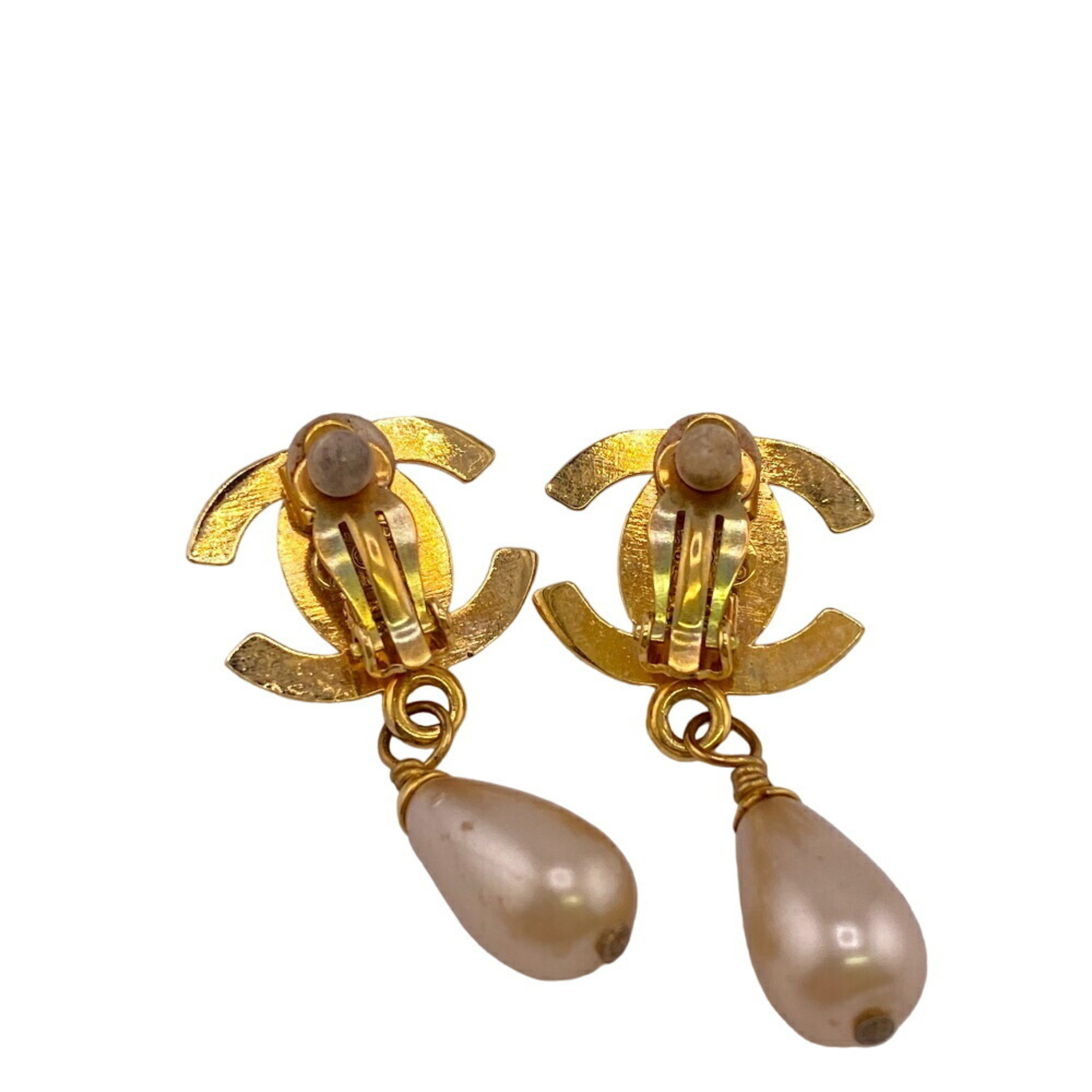 CHANEL Turnlock 96P Coco Mark Fake Pearl Earrings Gold Women's