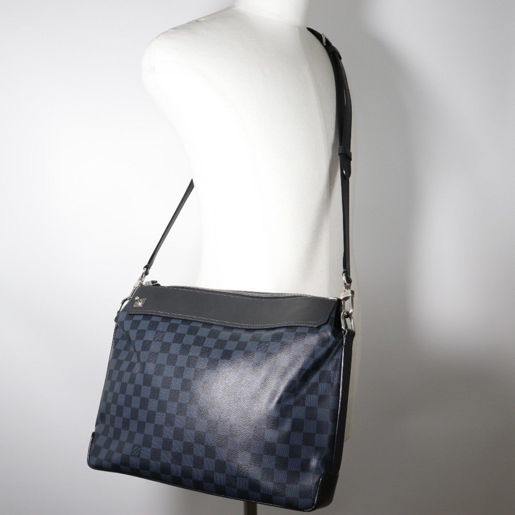 Louis Vuitton LOUIS VUITTON Greenwich Shoulder Bag N41348 x Damier Cobalt 2014 Black/Navy Men's