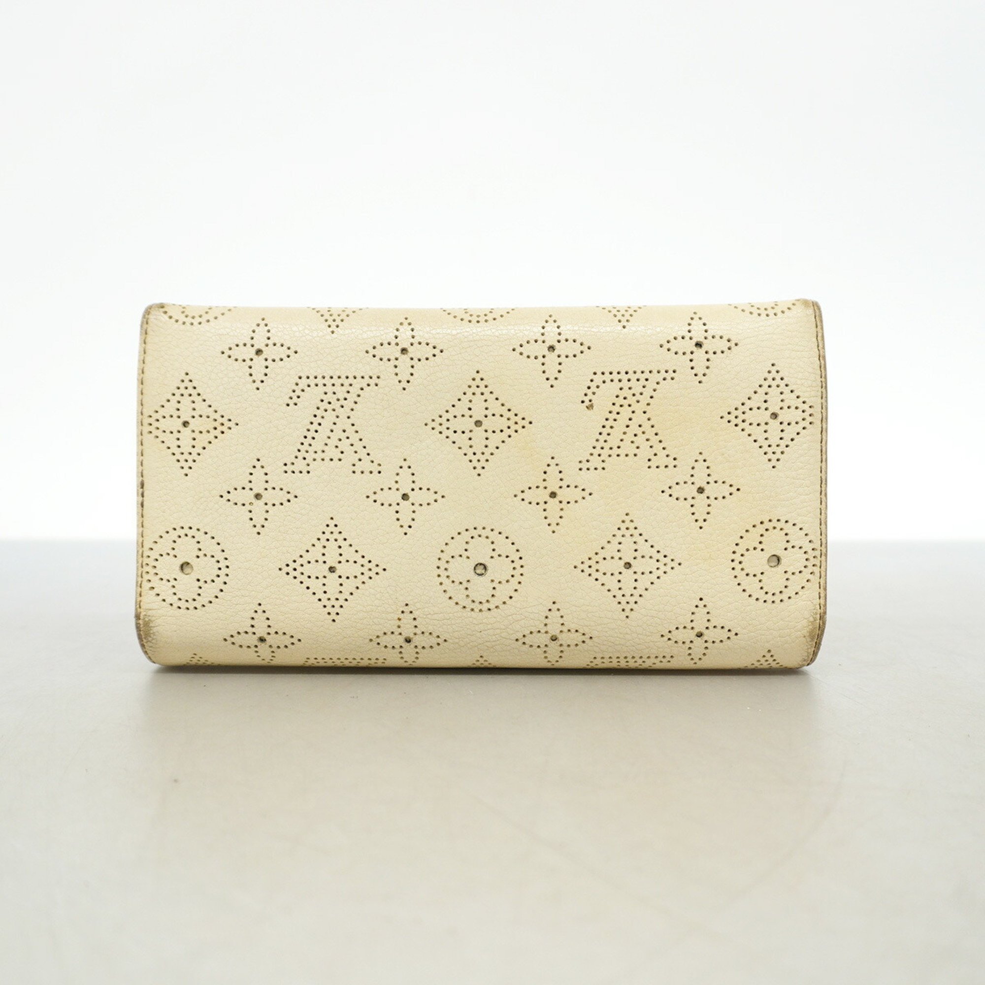 Louis Vuitton Tri-fold Long Wallet Mahina Portefeuille Amelia M58156 Bron Ladies