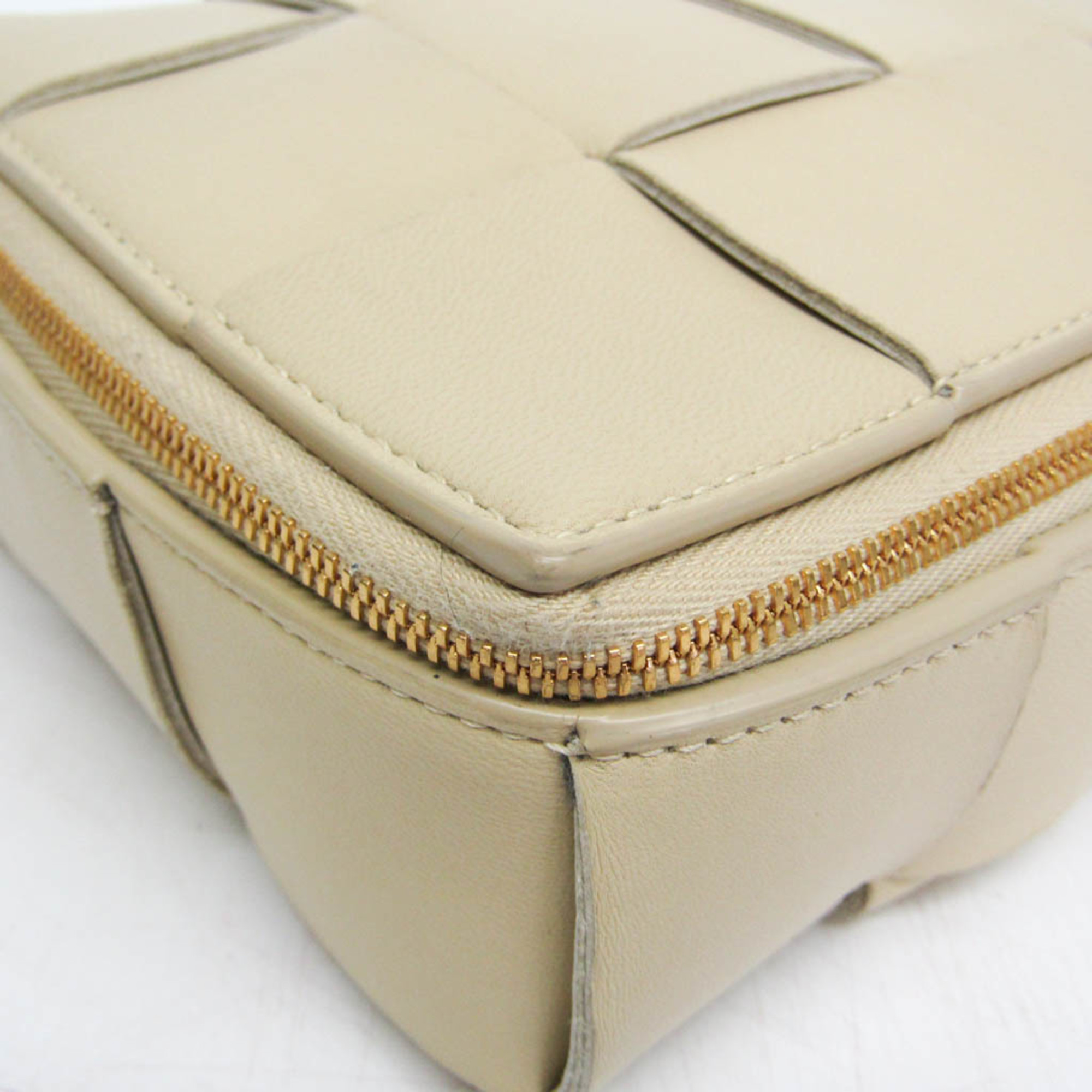 Bottega Veneta Intrecciato Cassette Men,Women Leather Clutch Bag Light Beige