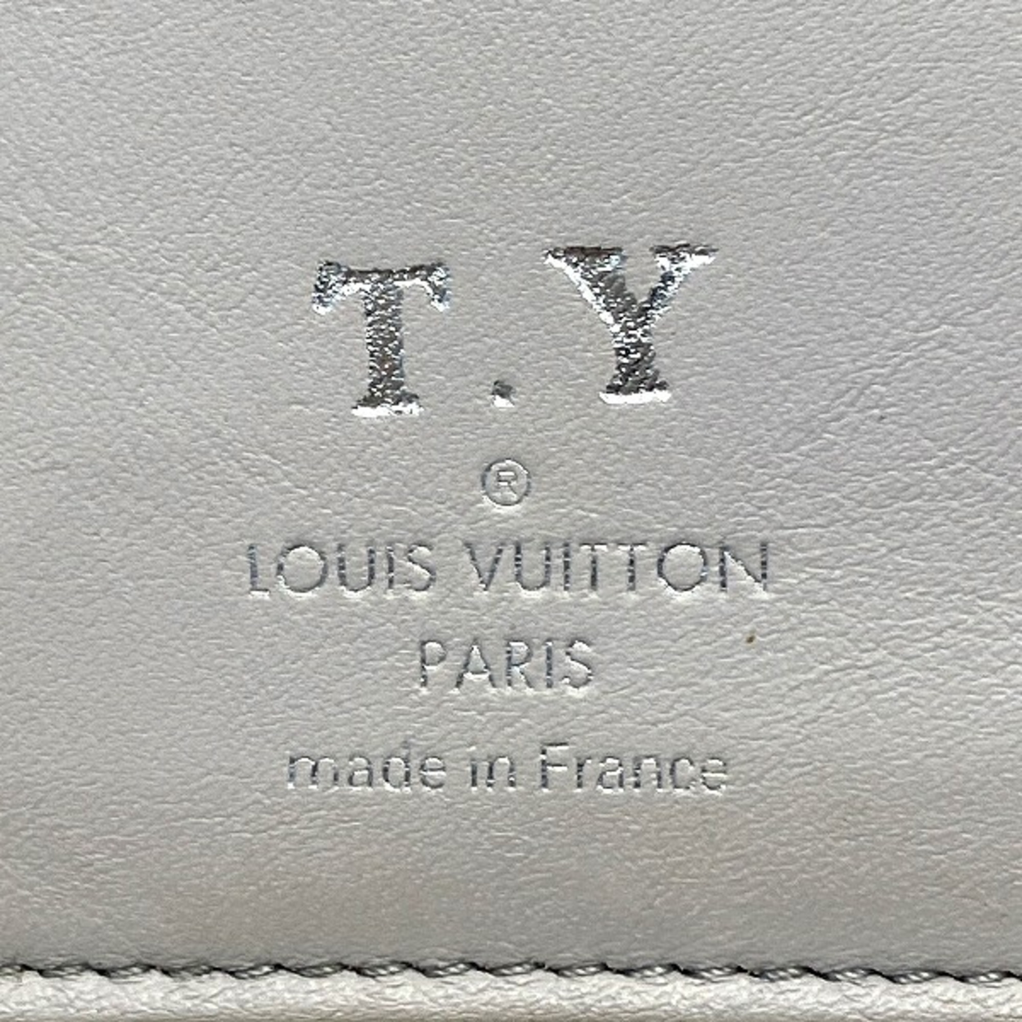 Louis Vuitton Portefeuille Capucines Compact M63221 Wallet Tri-fold for Women