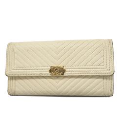 Chanel Long Wallet Boy V Stitch Caviar Skin White Women's