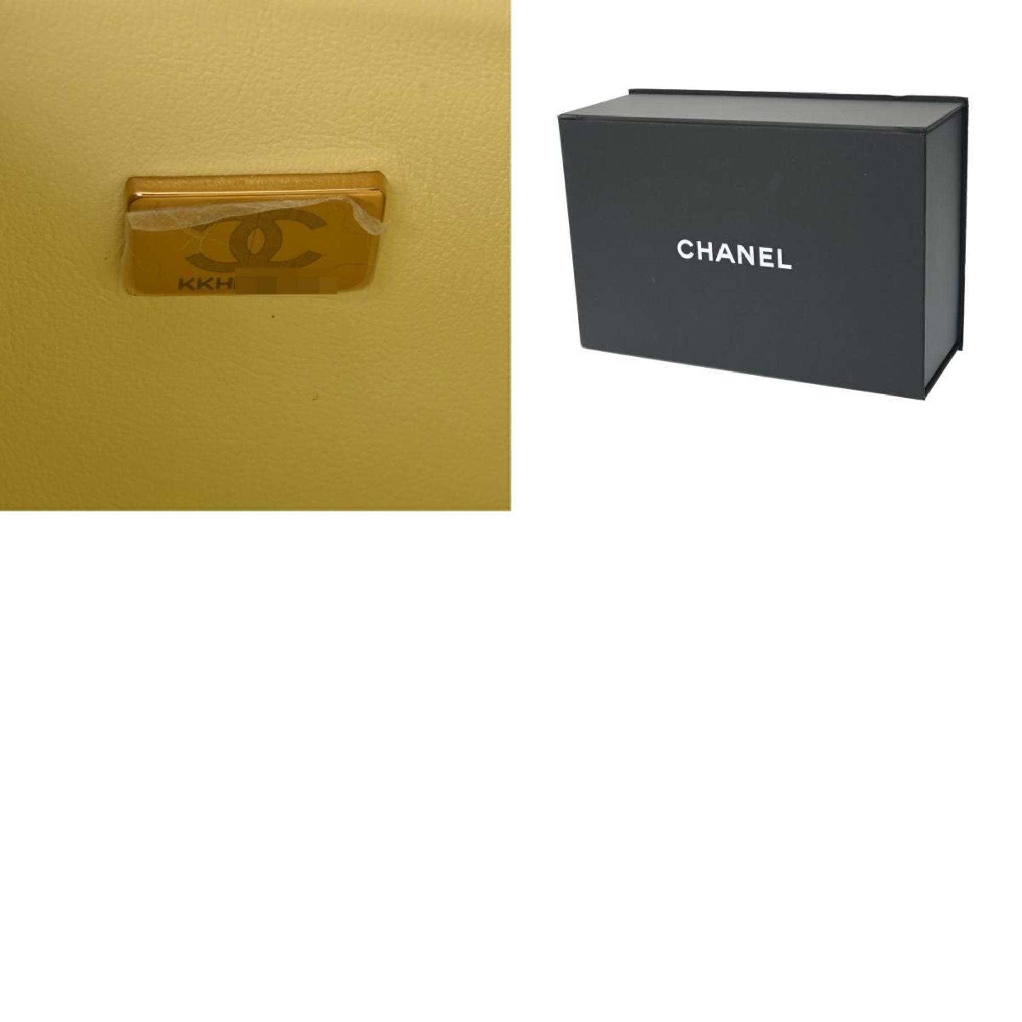 CHANEL Chanel Matelasse Chain Shoulder 23cm W Flap Light Yellow A01113 Women's Caviar Skin Bag