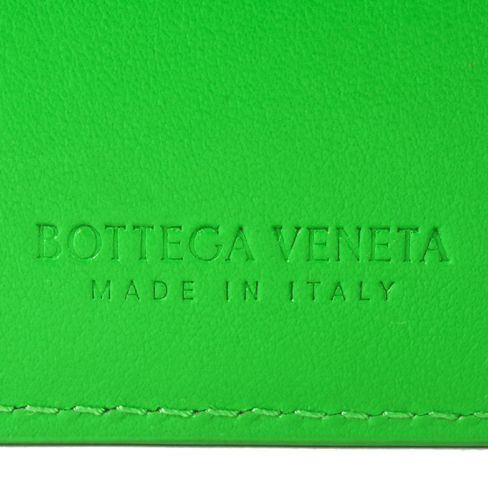 BOTTEGA VENETA Maxi Intrecciato Medium Cassette Bi-fold Wallet Lambskin 667130 VCQC13722 Parakeet (Green)