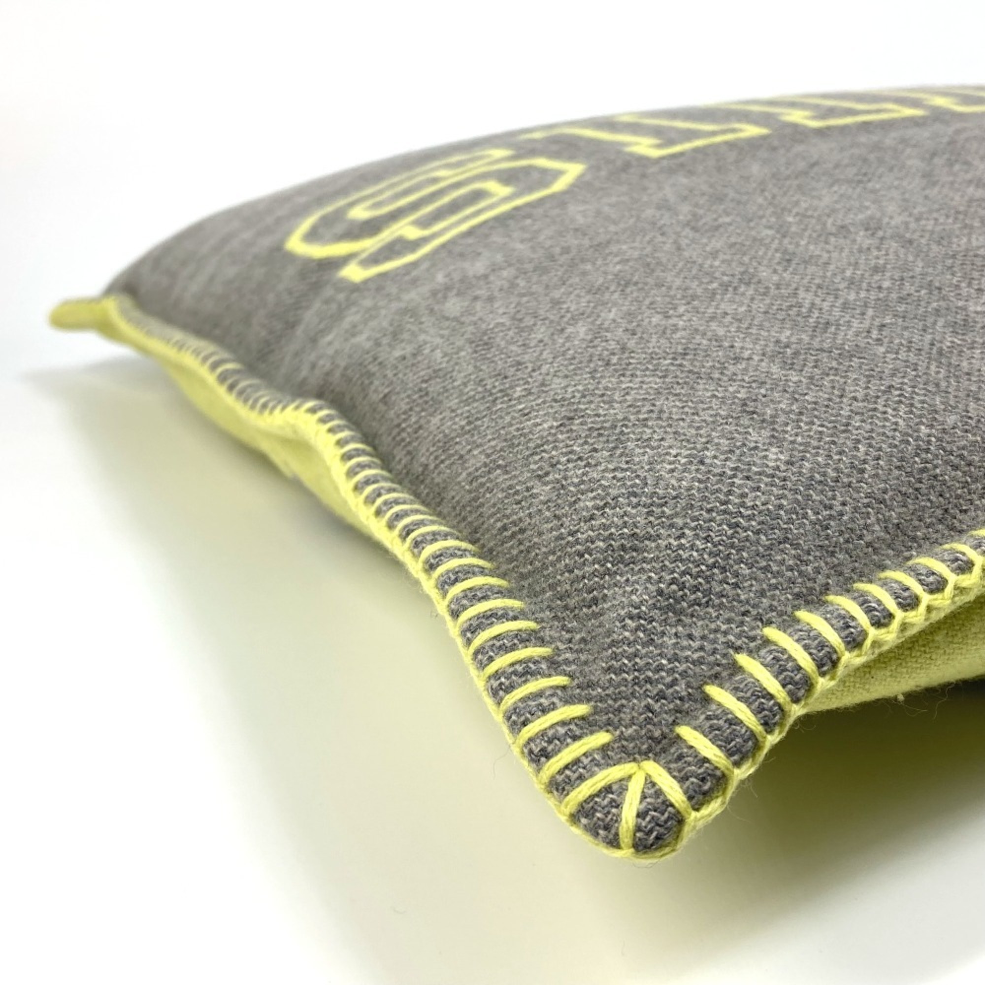 LOUIS VUITTON MP2158 Cushion Julio Louis Wool Cashmere Men's Women's Yellow x Gray