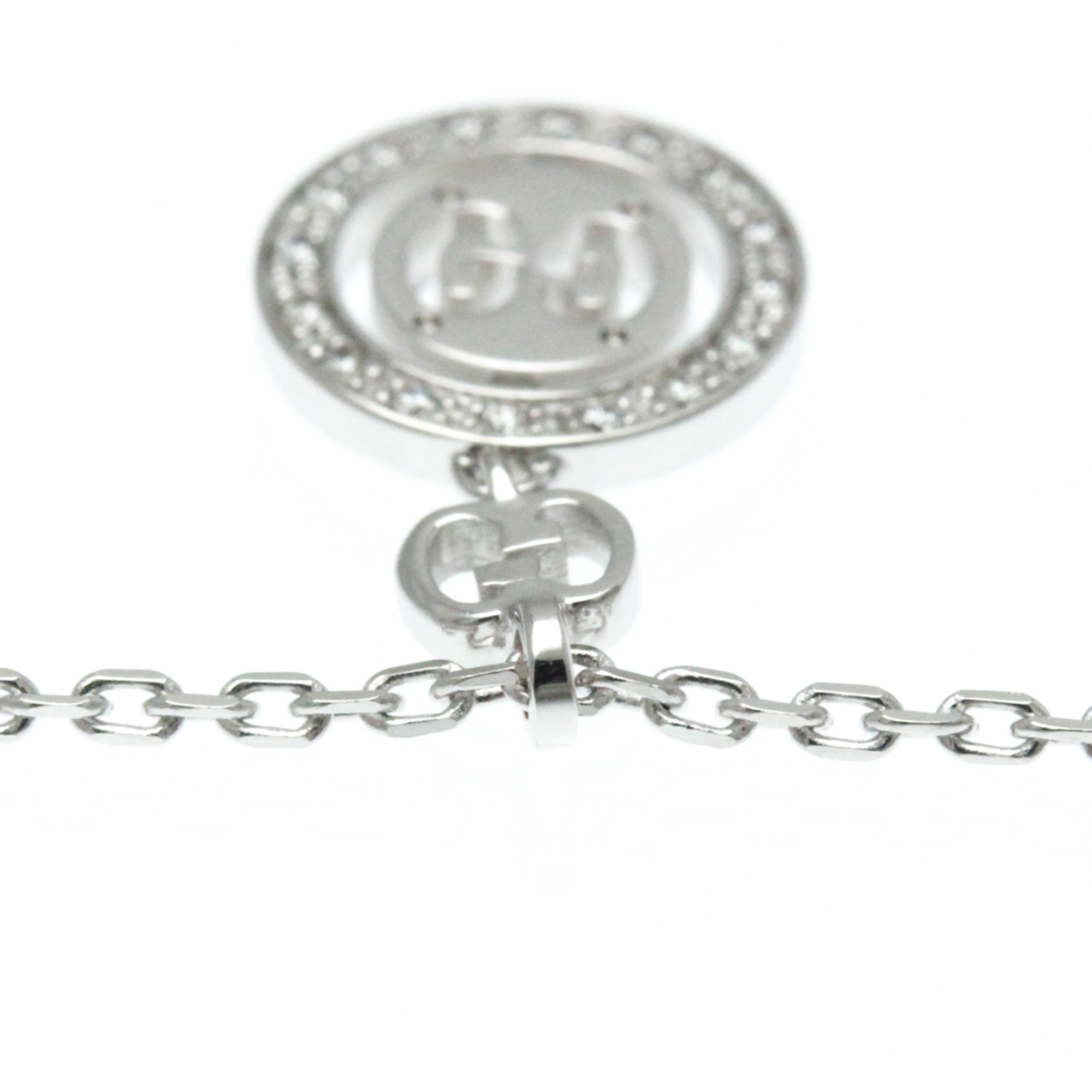 Gucci GG Diamond White Gold (18K) Diamond Men,Women Fashion Pendant (Silver)