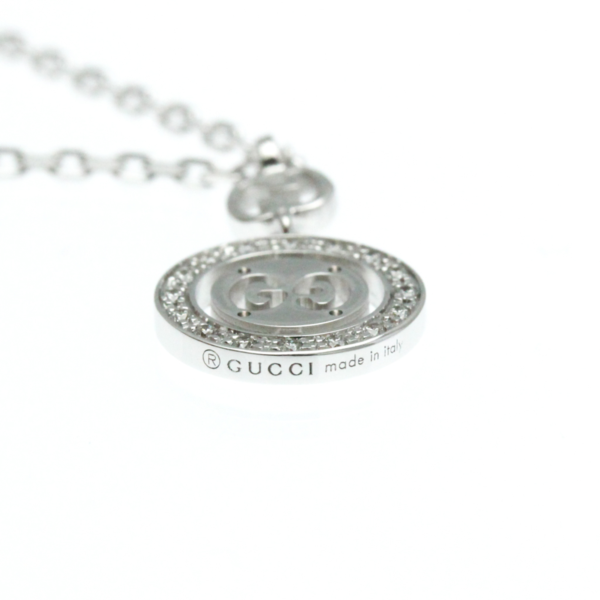 Gucci GG Diamond White Gold (18K) Diamond Men,Women Fashion Pendant (Silver)