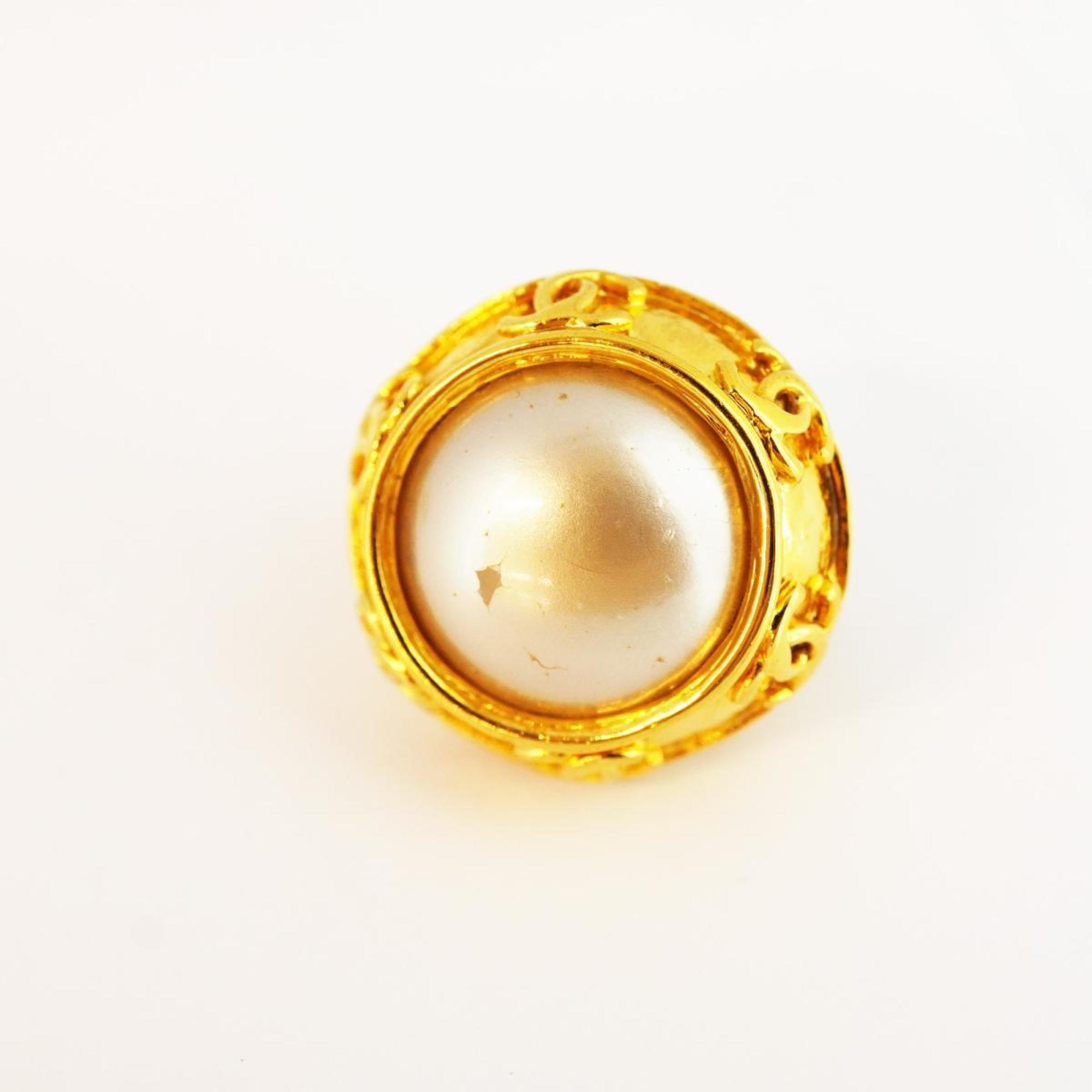 Chanel Earrings Coco Mark Circle Fake Pearl GP Plated Gold 95A Women's