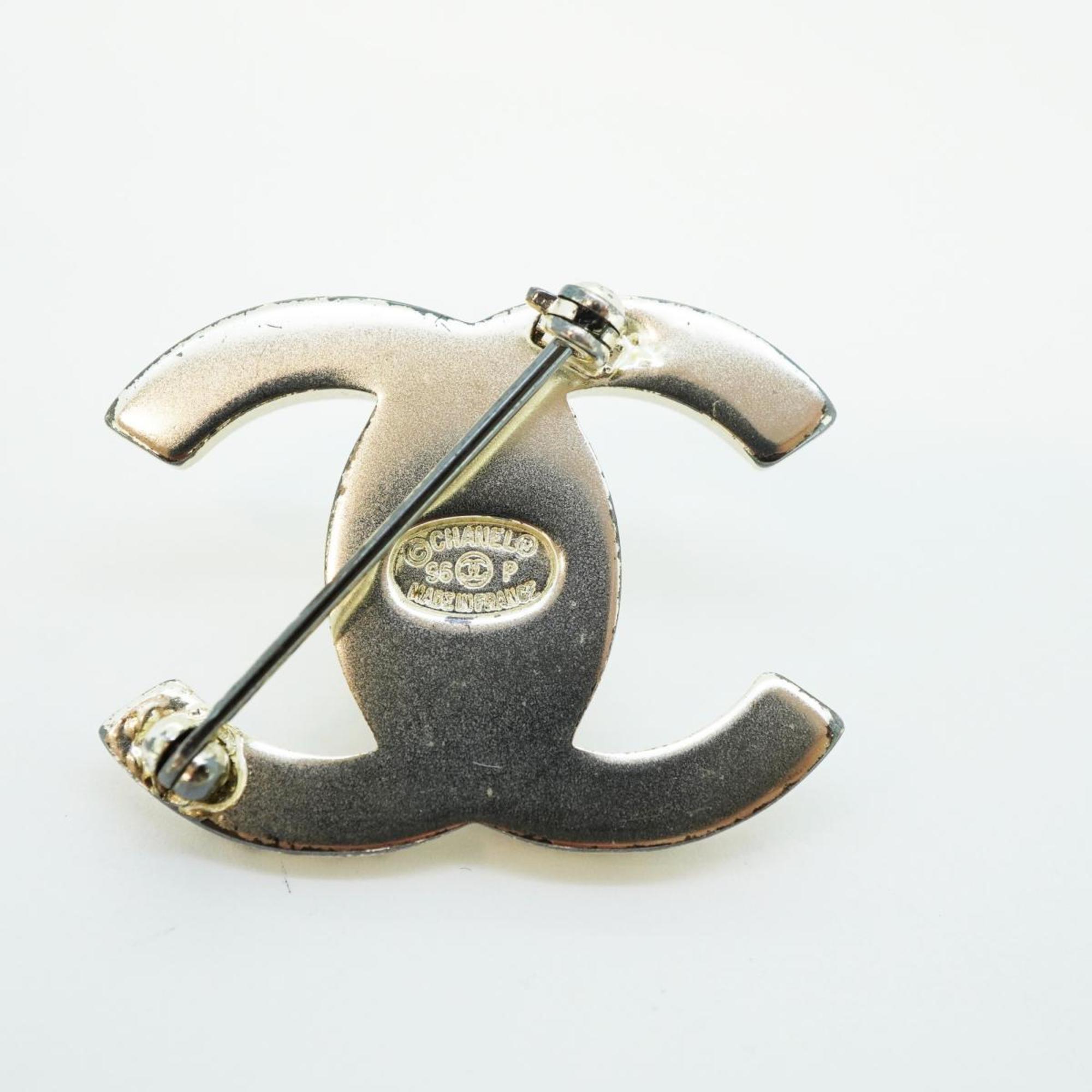 Chanel Brooch Turnlock Metal Silver 96P Women's