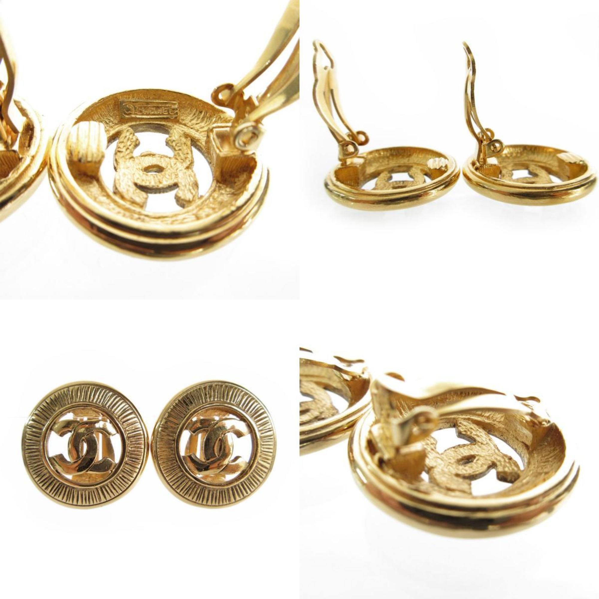 CHANEL Coco Mark Metal Gold Earrings for Women s0190i