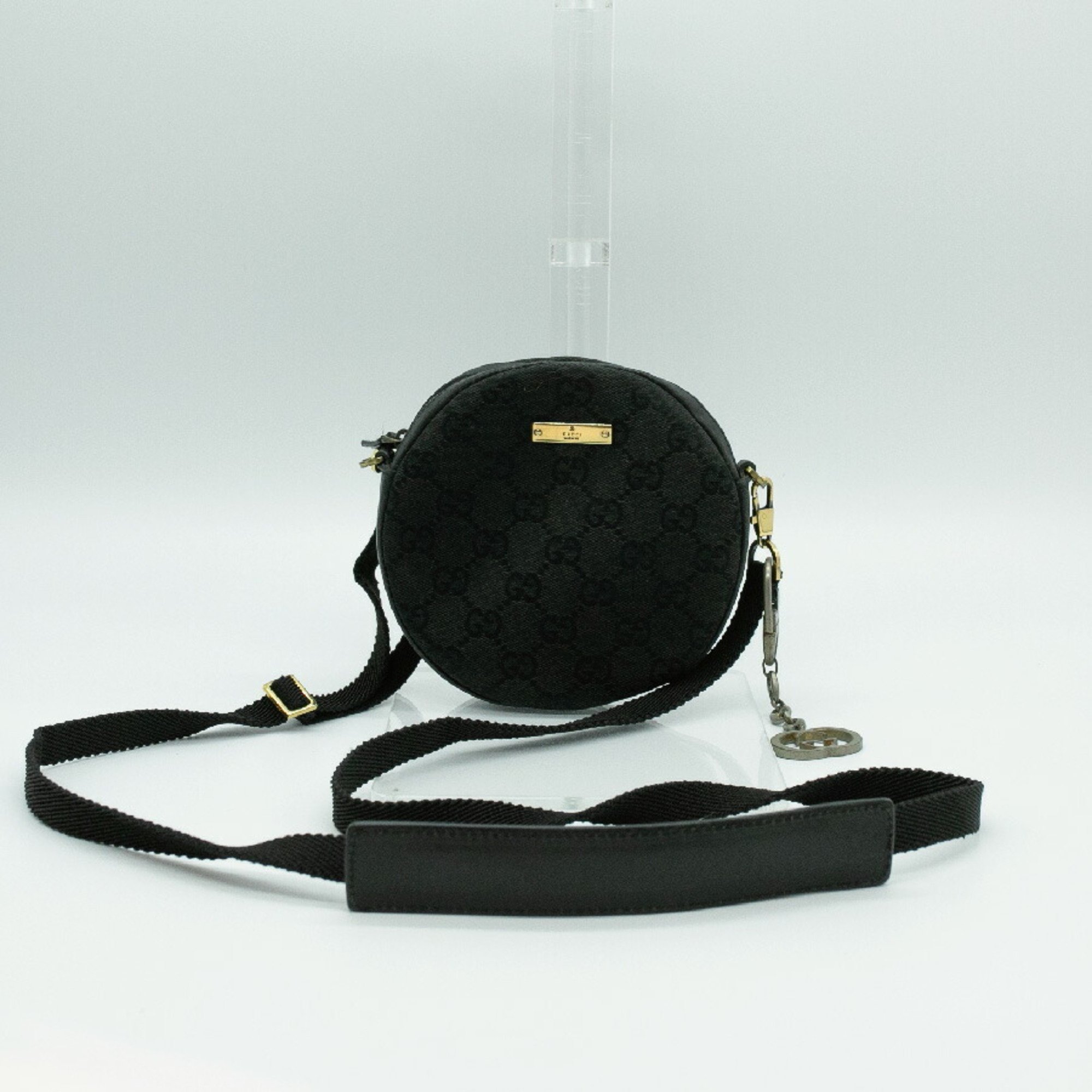 GUCCI Pouch Shoulder GG Pattern Round Leather Black Gold Women's 90700 PD348