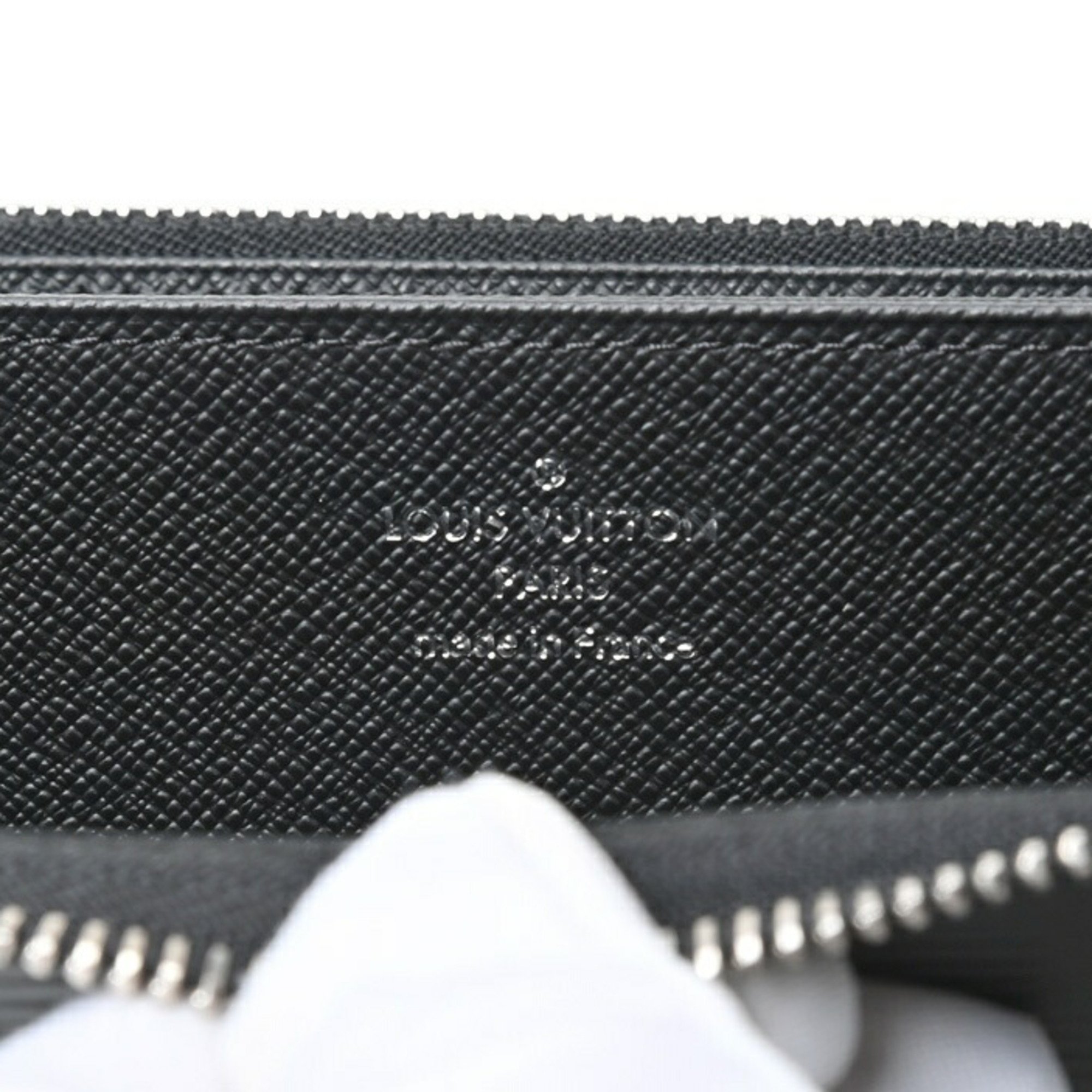 Louis Vuitton LOUIS VUITTON Zippy Wallet Round M61857 Epi Noir (Black) S-156405