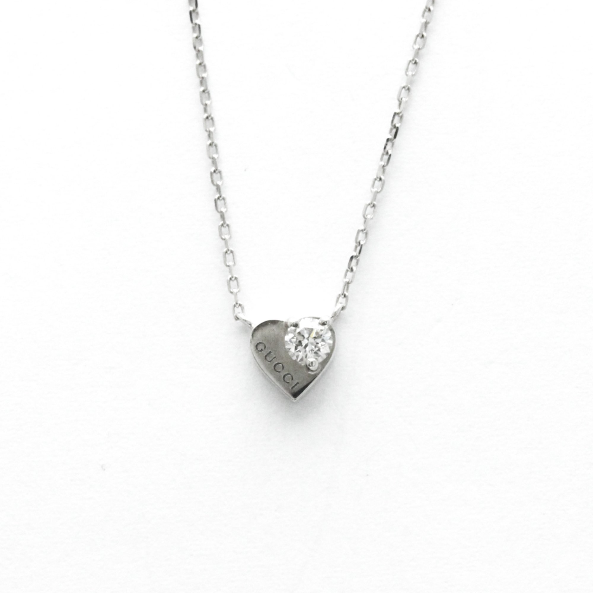 Gucci Heart Diamond Necklace White Gold (18K) Diamond Men,Women Fashion Pendant Necklace (Silver)