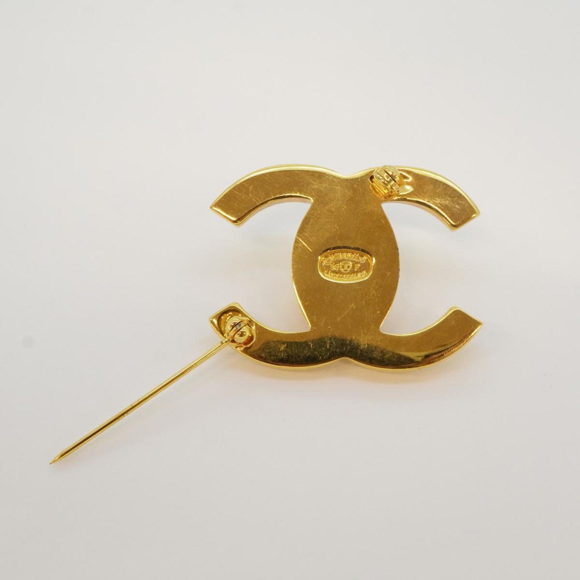 Chanel Brooch Turn Lock GP Plated Gold 96P Women's