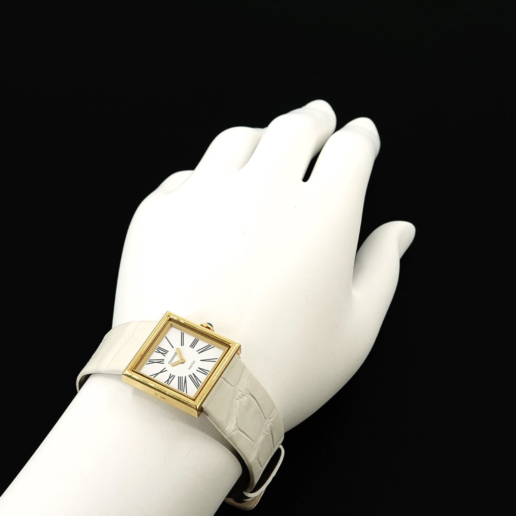 CHANEL Mademoiselle H0879 Ladies' Watch White K18YG Yellow Gold Quartz